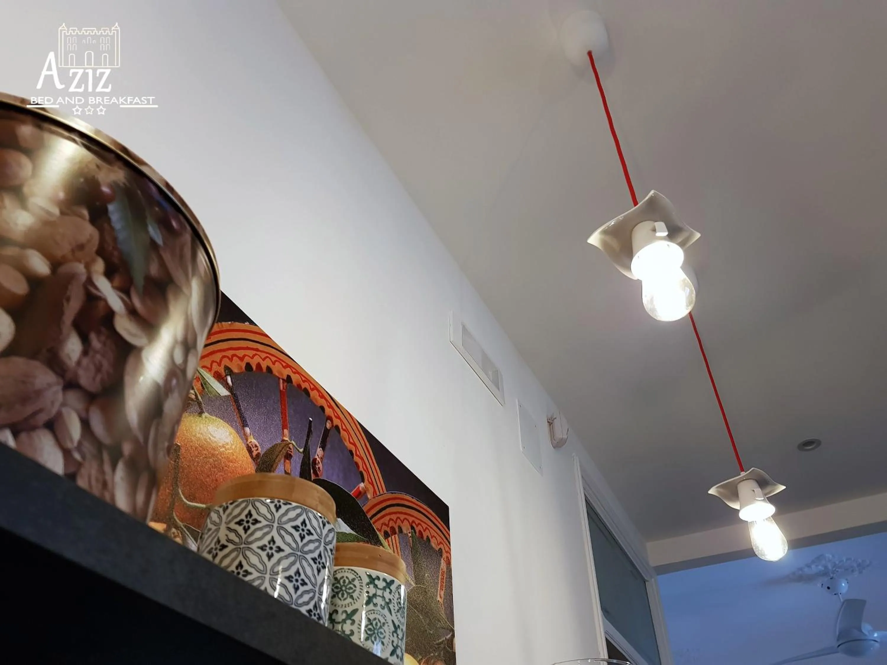 Communal lounge/ TV room in Aziz b&b