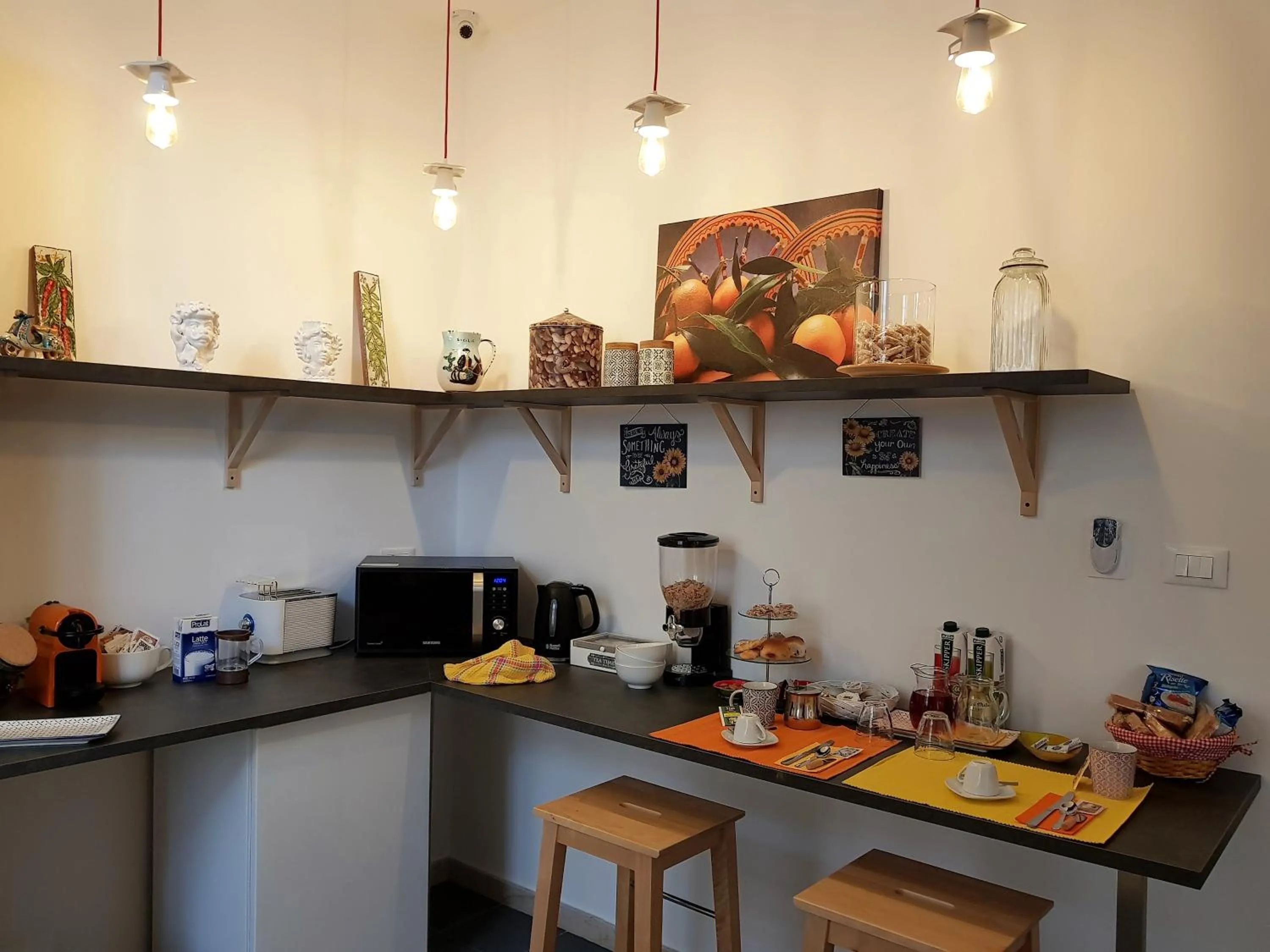 Italian breakfast in Aziz b&b