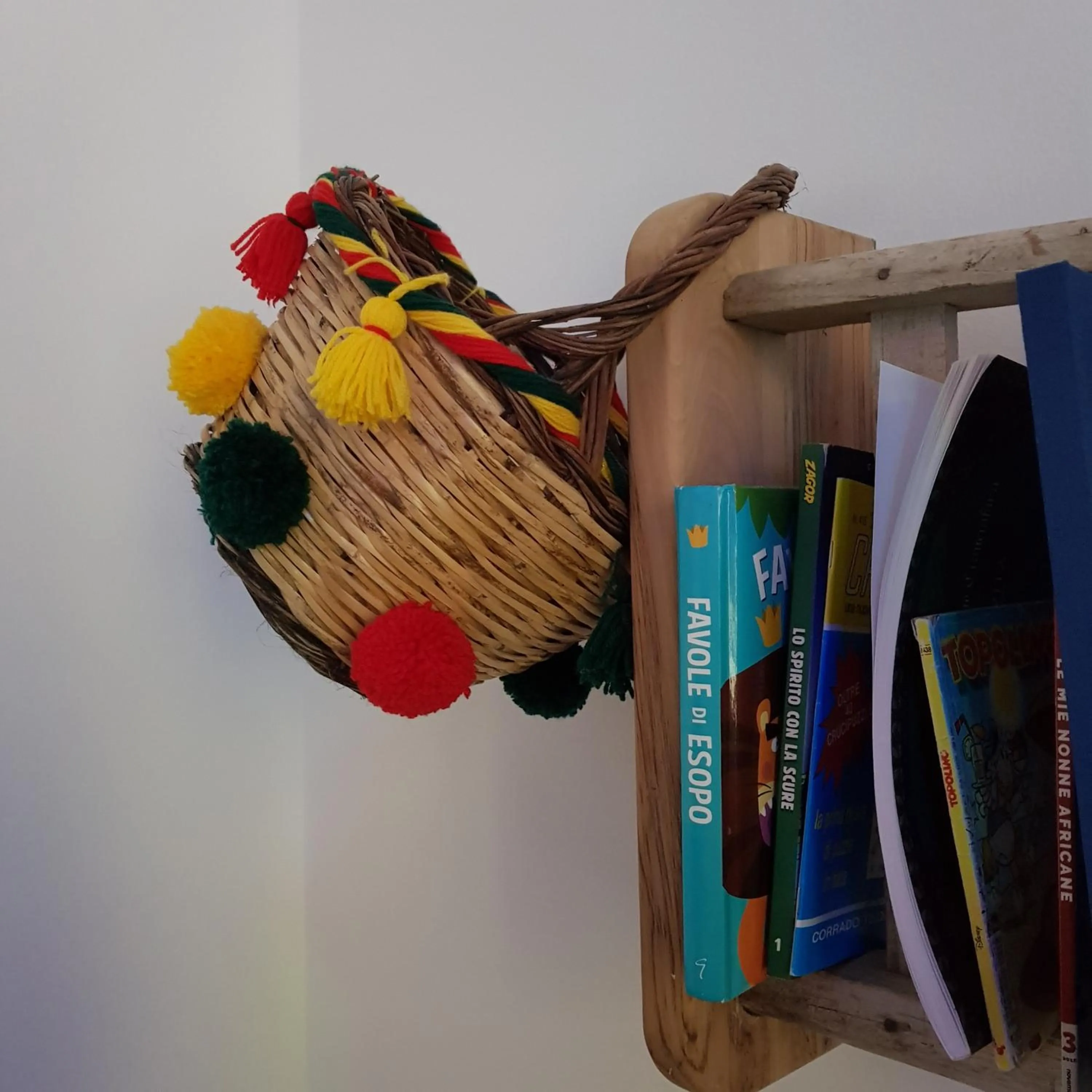 Communal lounge/ TV room in Aziz b&b