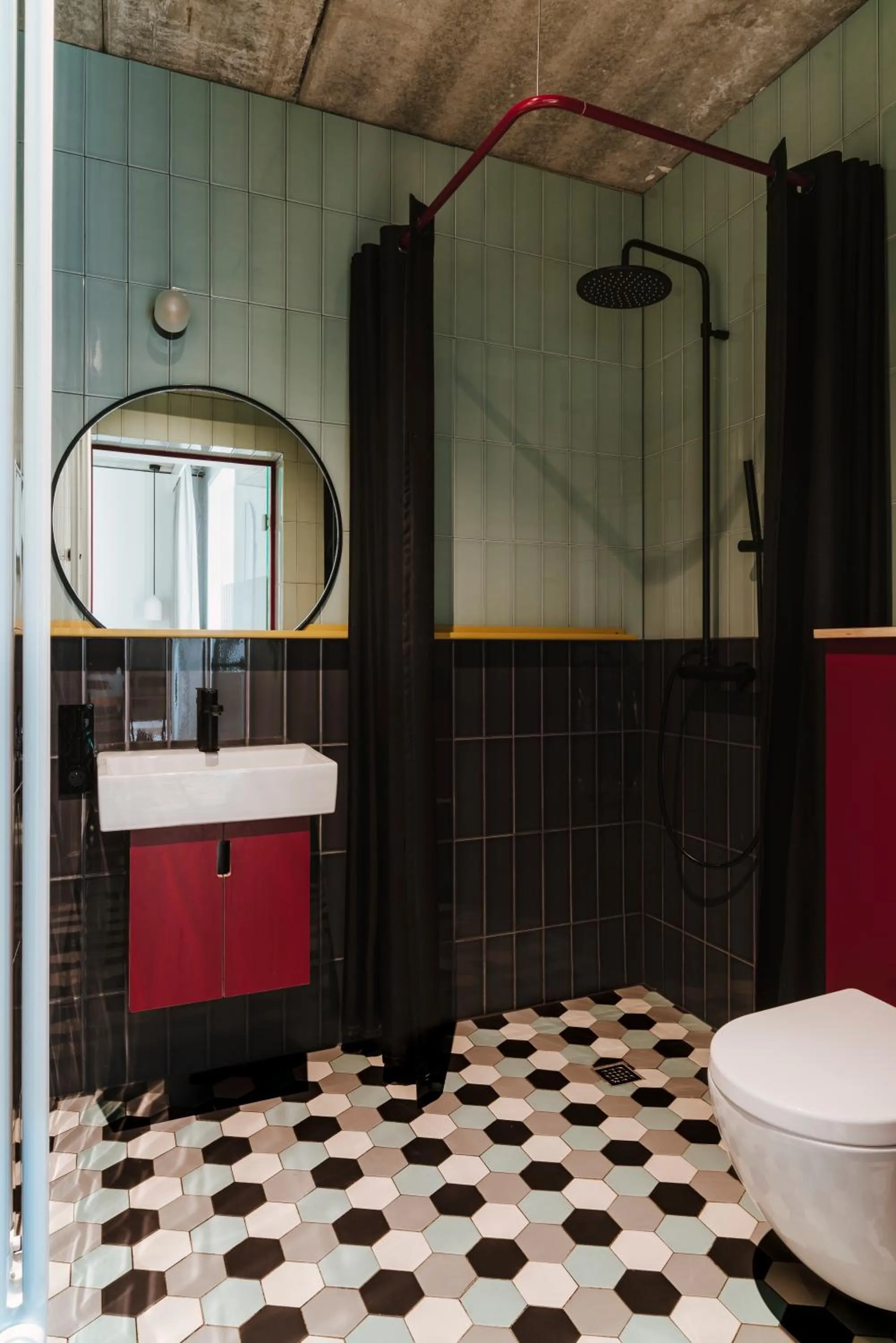 Shower in Willa Wincent