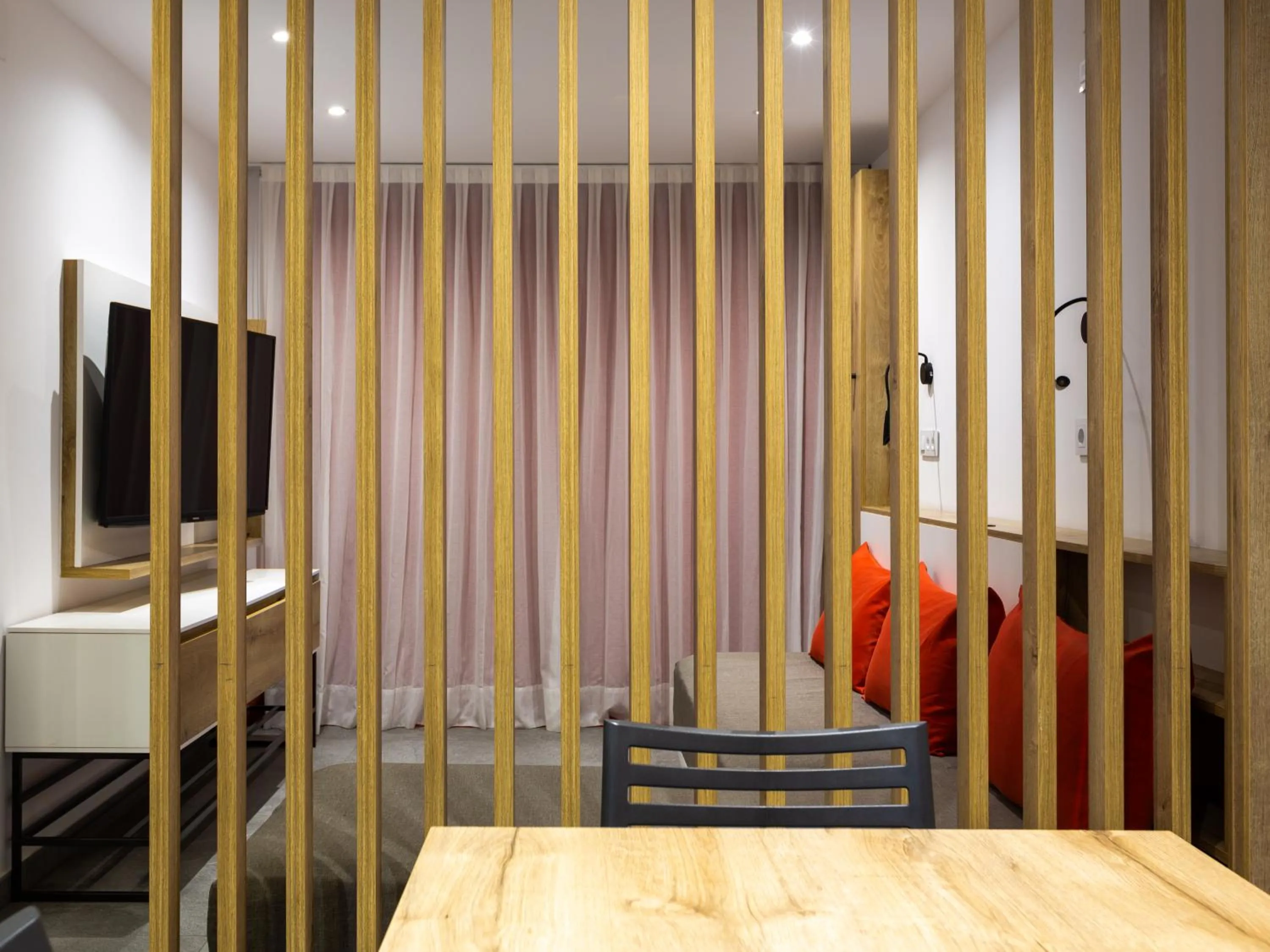 TV and multimedia in Apartamentos Sunway Apollo