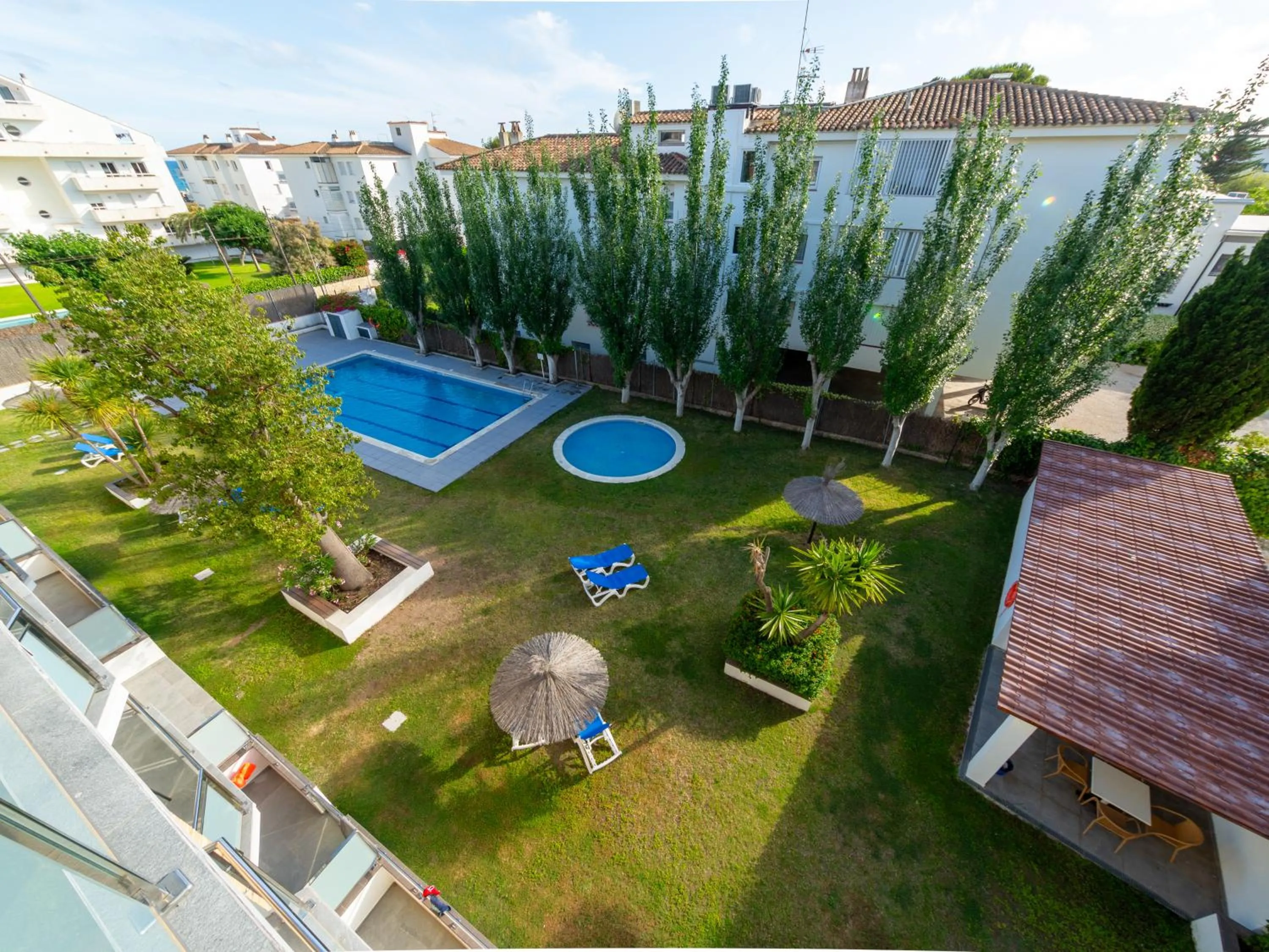 Pool view in Apartamentos Sunway Apollo