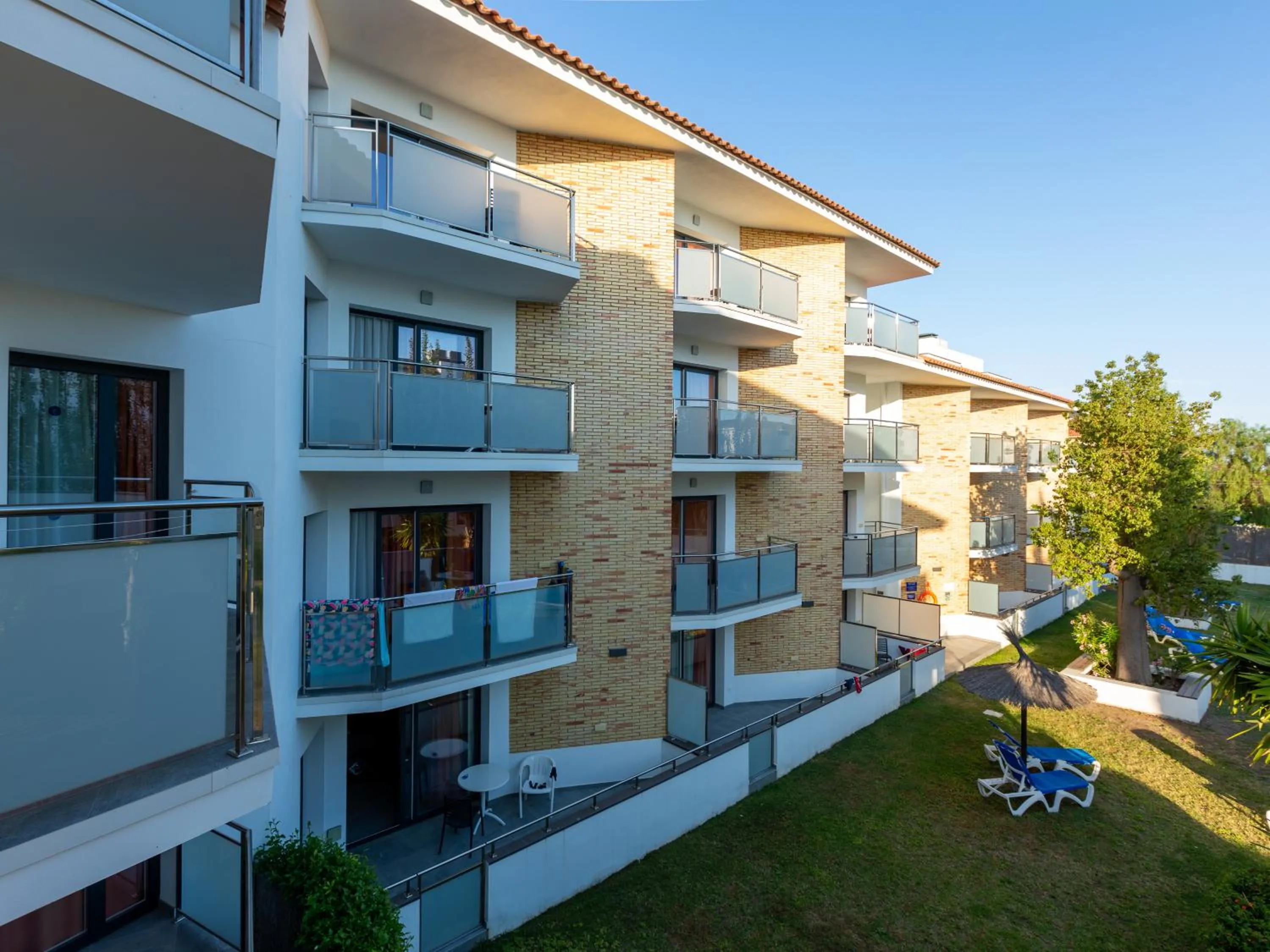 Property building in Apartamentos Sunway Apollo