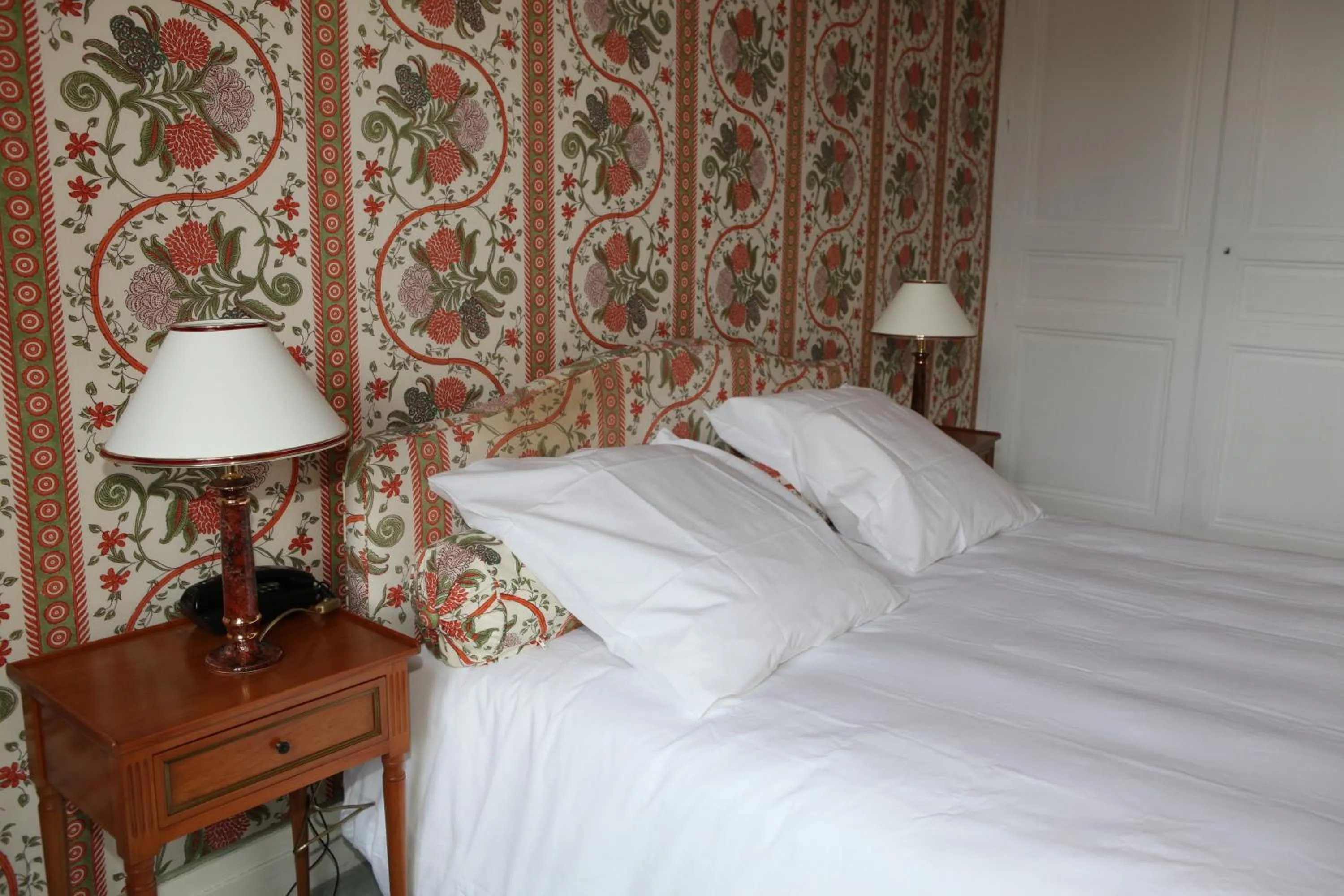 Bedroom, Bed in Chateau de la Rozelle