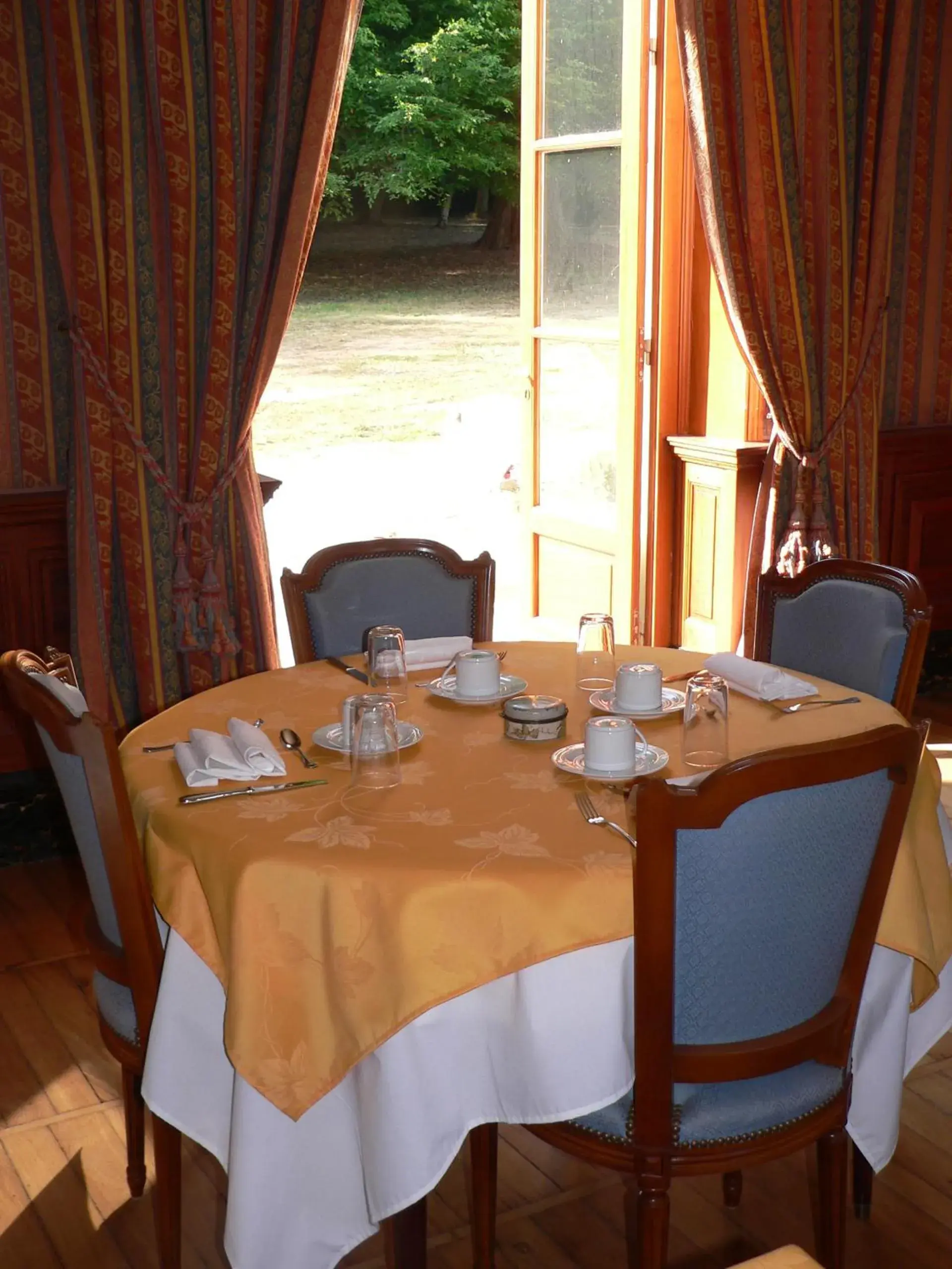 Restaurant/places to eat in Chateau de la Rozelle Restaurant/places to eat in Chateau de la Rozelle
