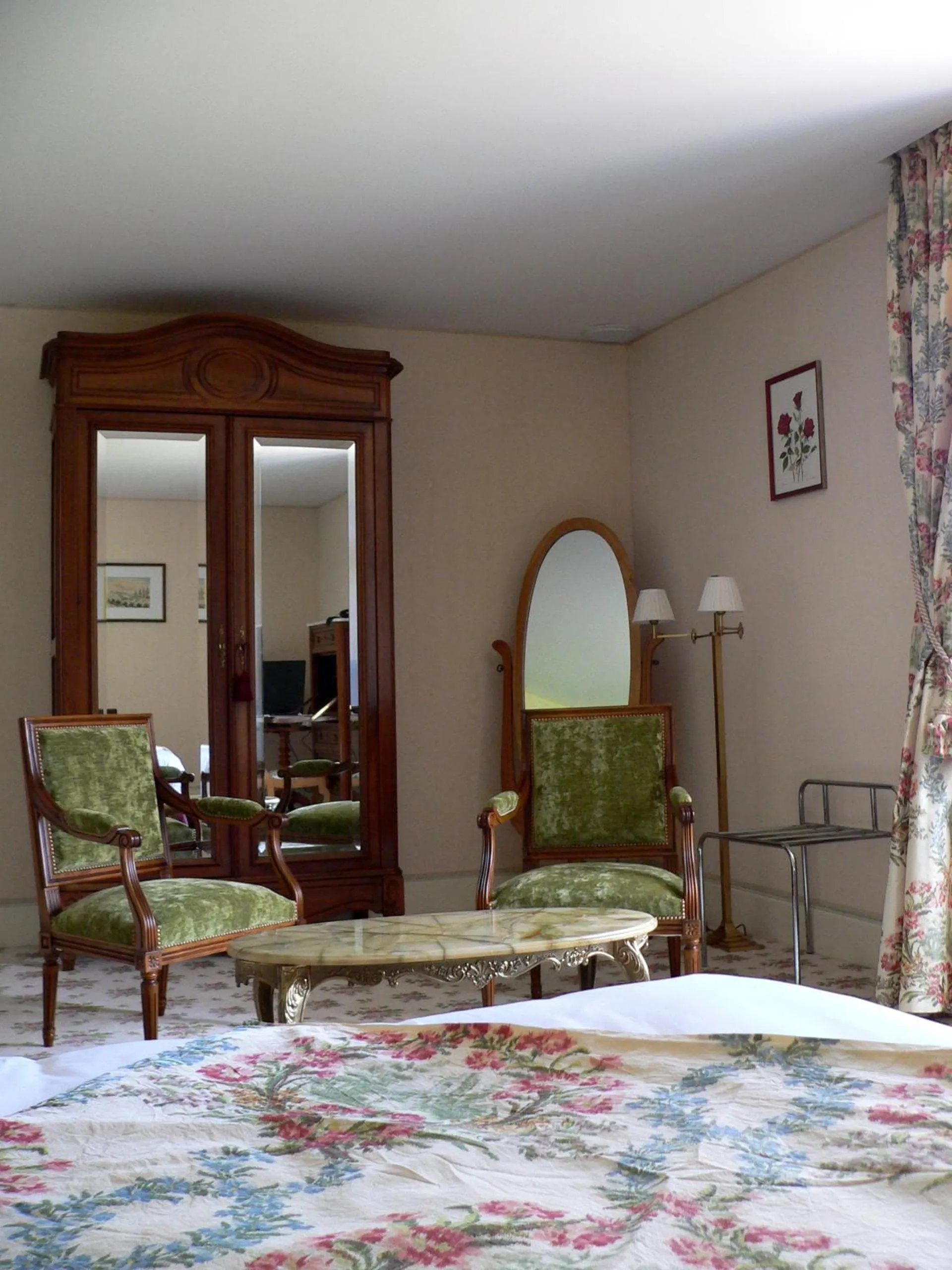 Photo of the whole room, Bed in Chateau de la Rozelle