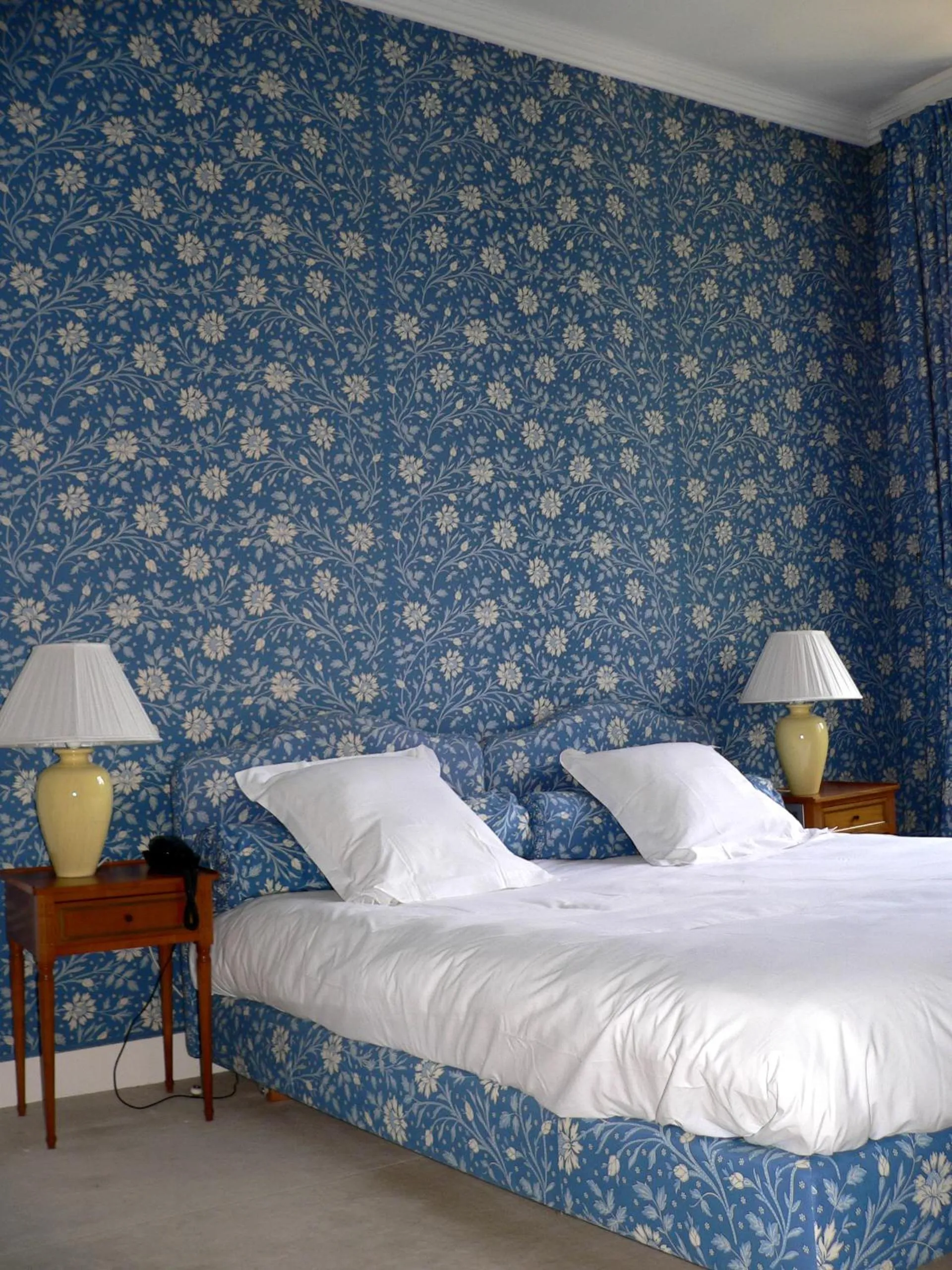 Bed in Chateau de la Rozelle