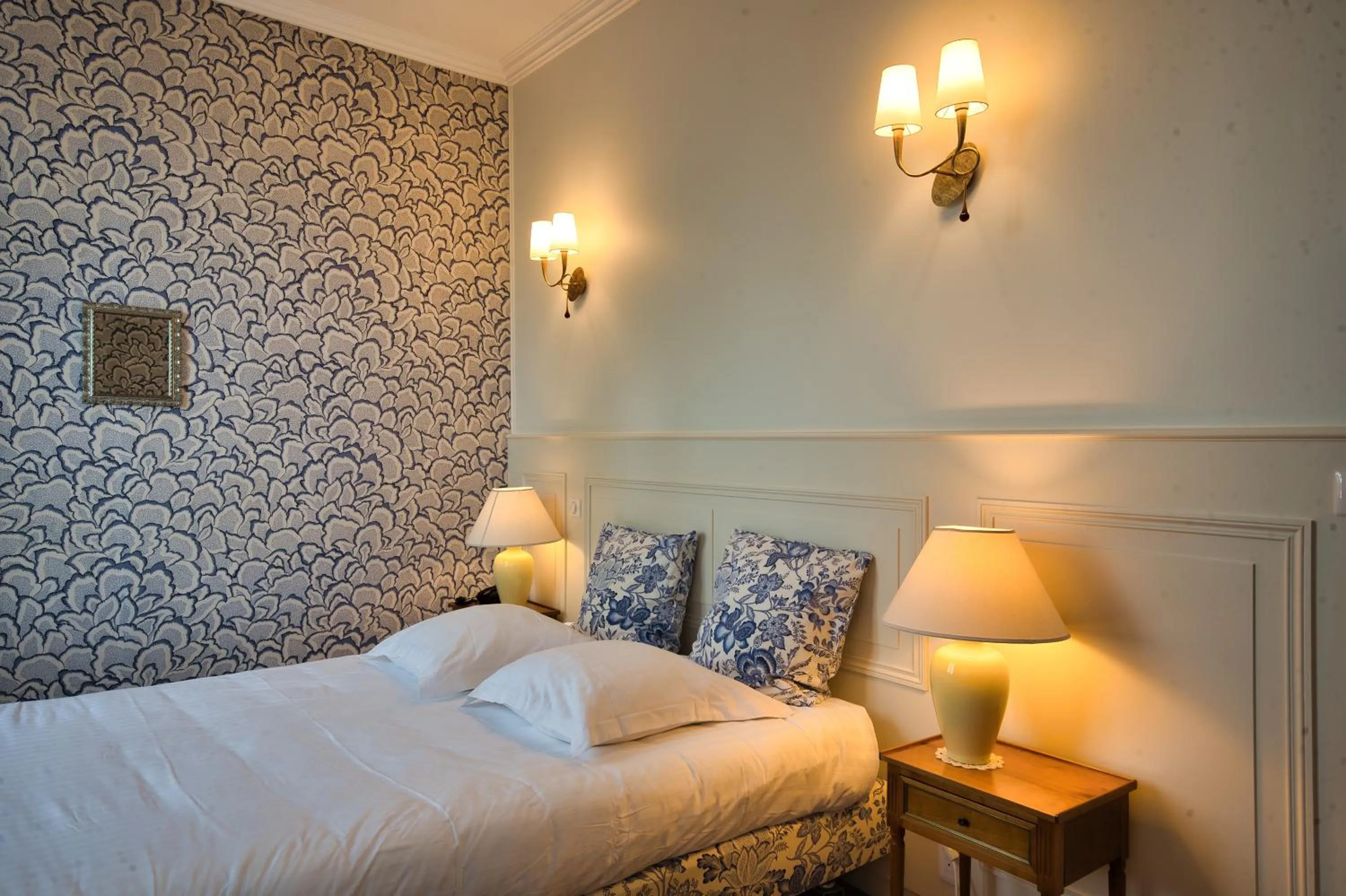 Bedroom, Bed in Chateau de la Rozelle