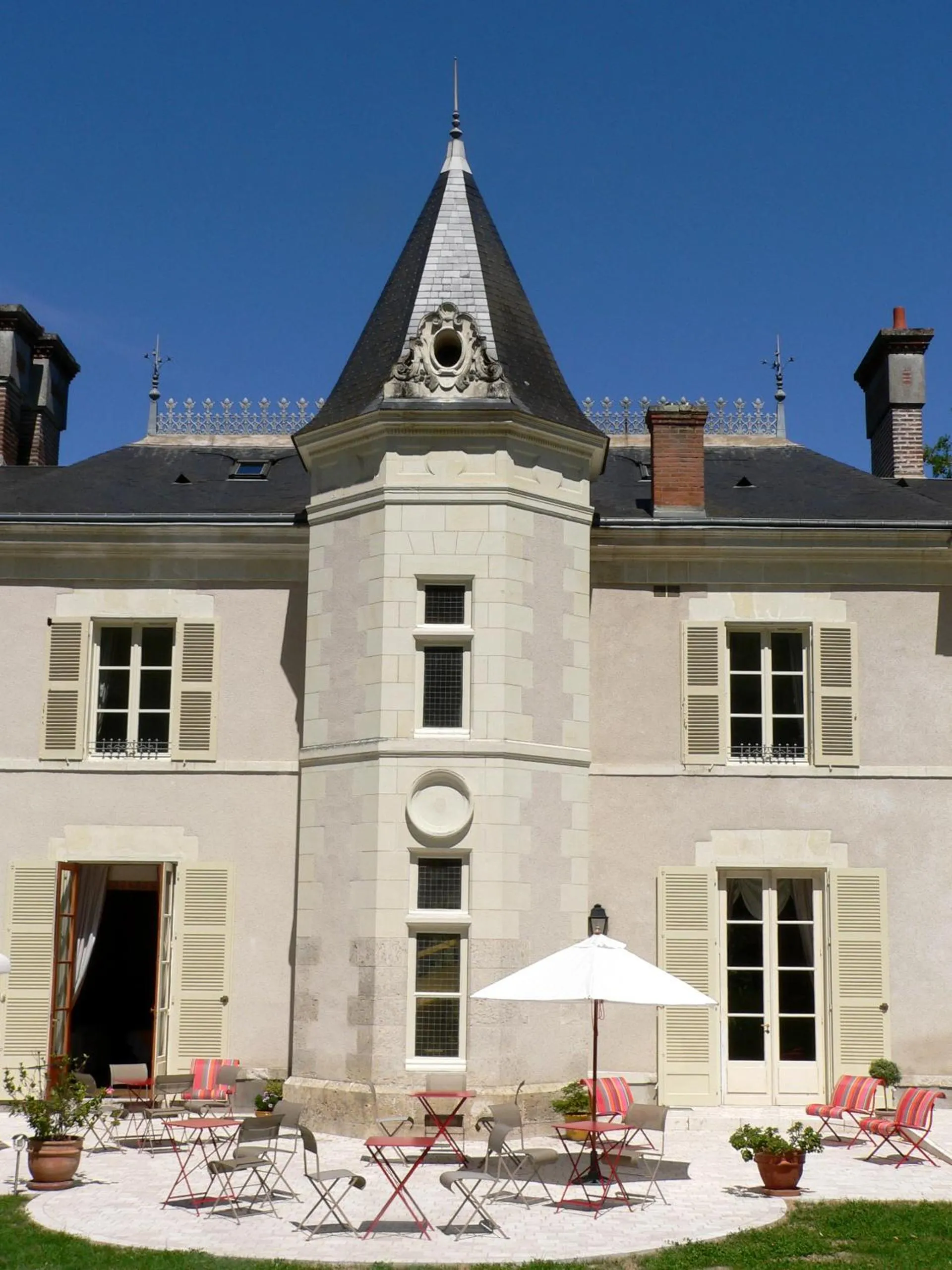 Facade/entrance in Chateau de la Rozelle