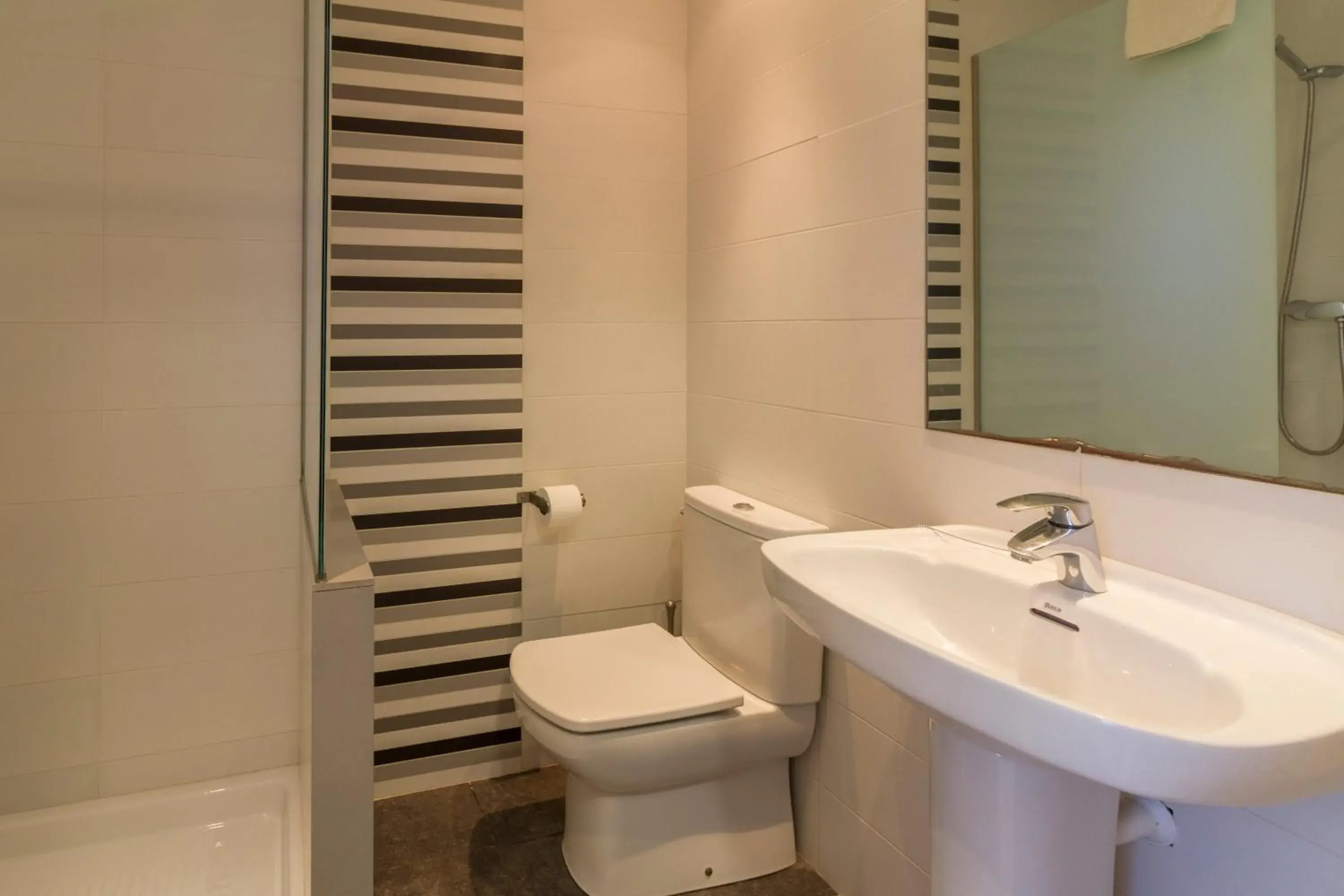 Bathroom in Apartamentos Sunway San Jorge Bathroom in Apartamentos Sunway San Jorge