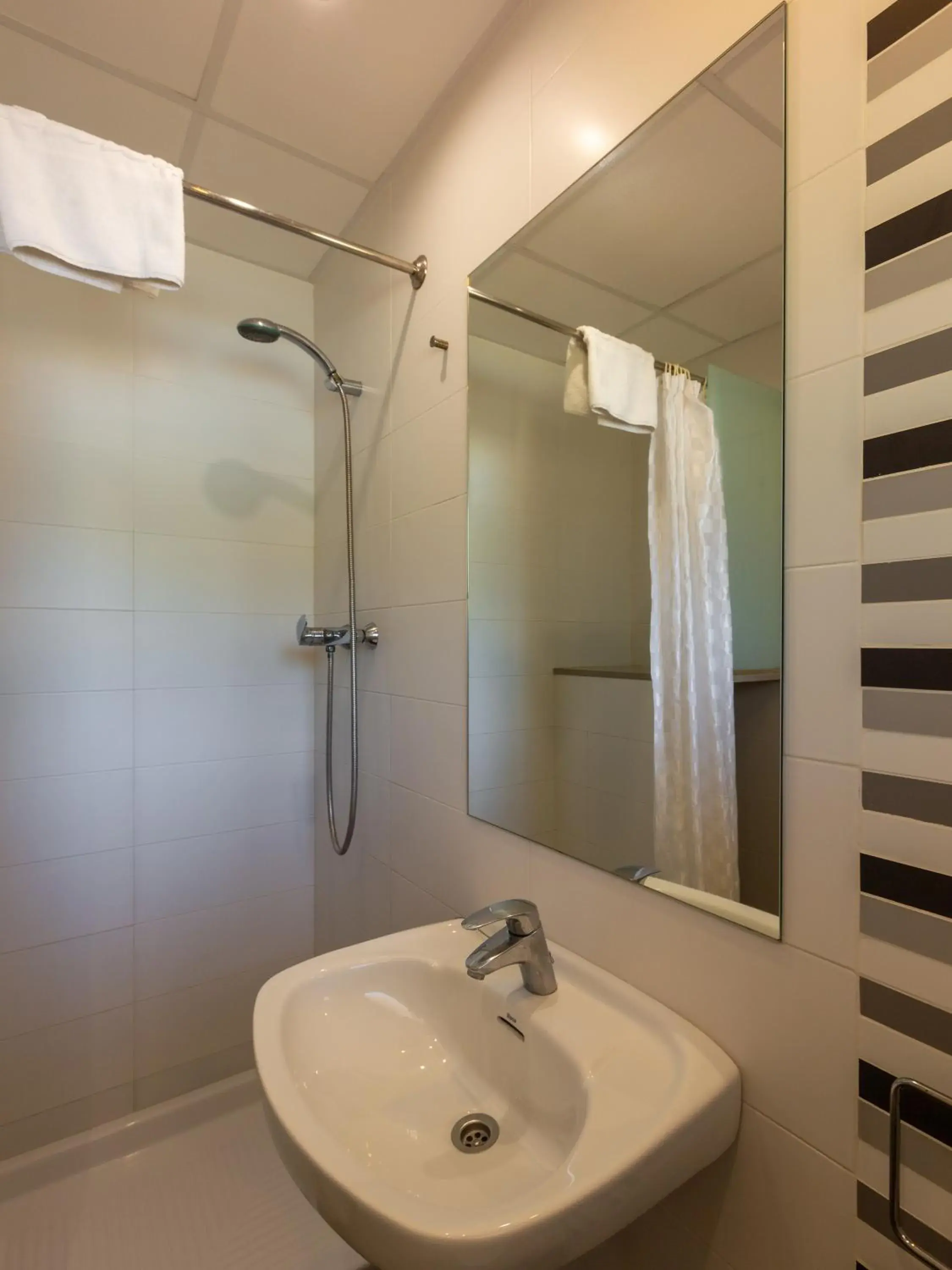 Bathroom in Apartamentos Sunway San Jorge Bathroom in Apartamentos Sunway San Jorge