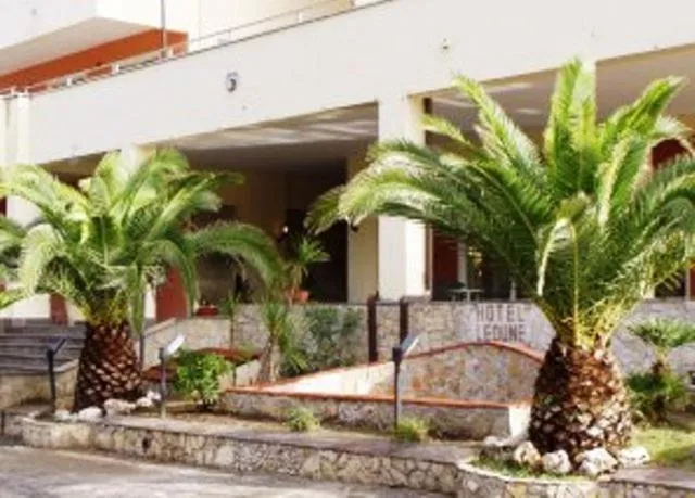 Facade/entrance in Hotel Le Dune