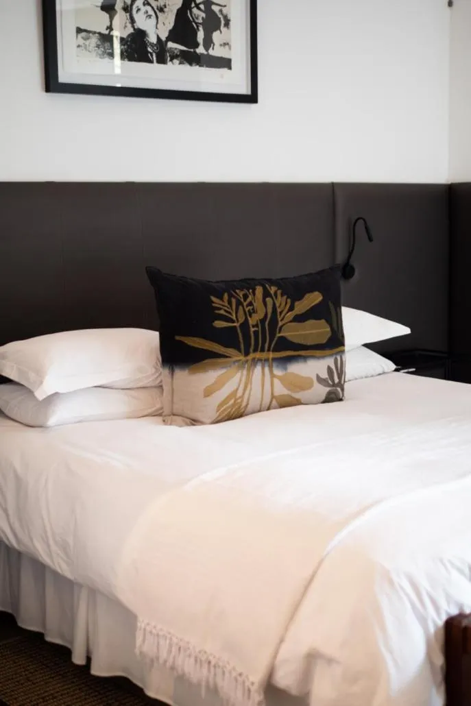 Bed in Liedjiesbos Urban Olive Farm