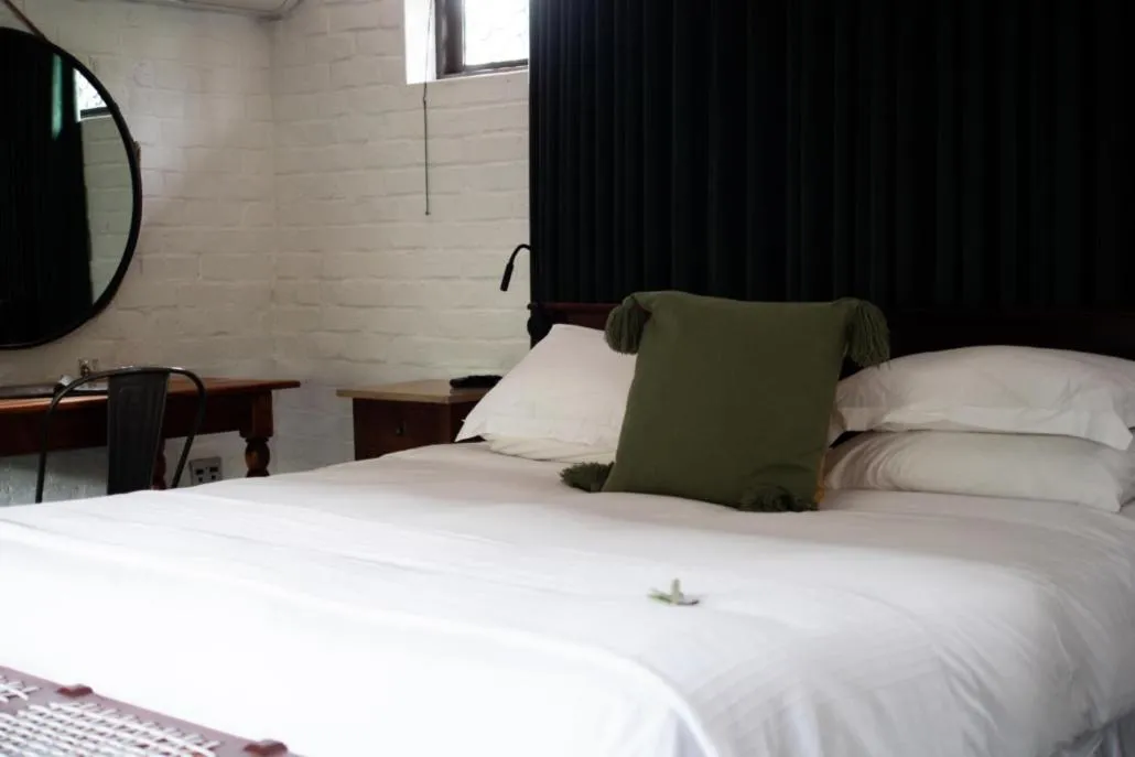 Bed in Liedjiesbos Urban Olive Farm