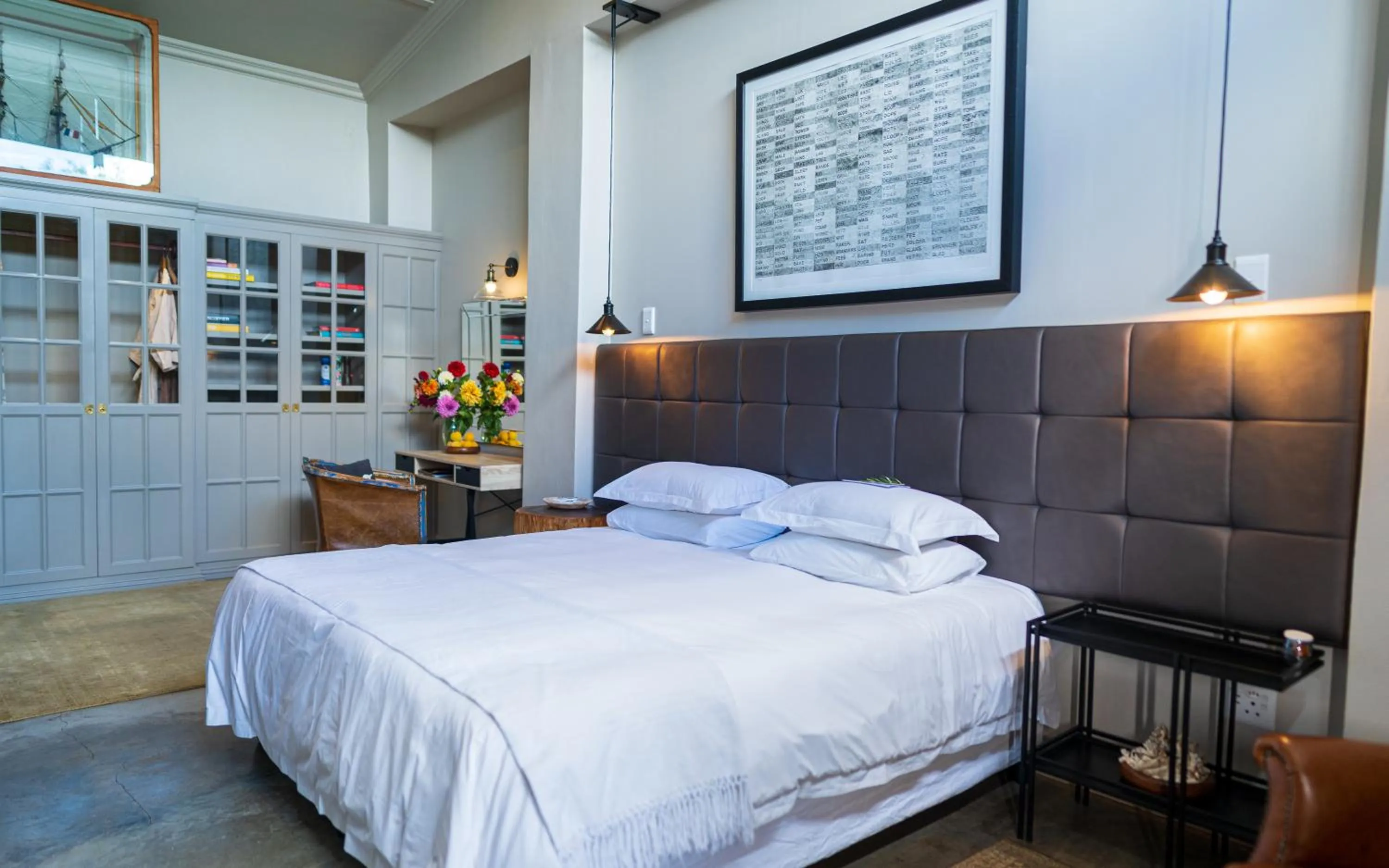 Photo of the whole room, Bed in Liedjiesbos Urban Olive Farm