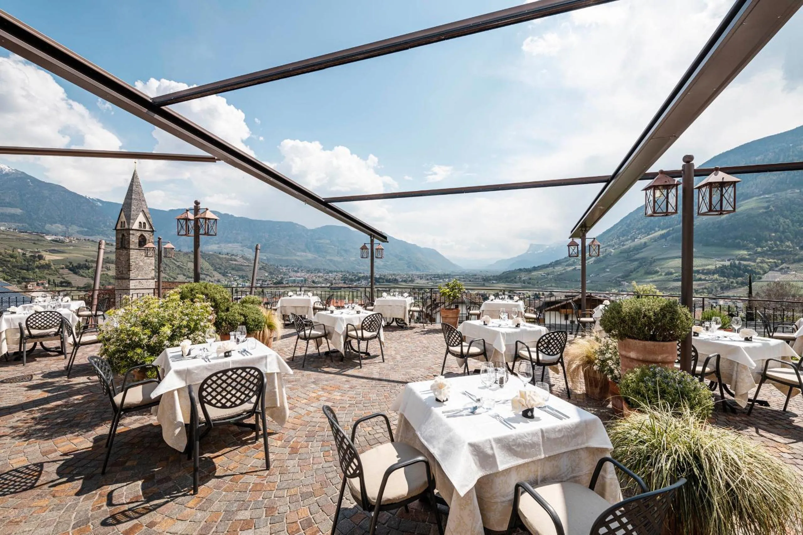 Restaurant/places to eat in Hotel Kassian