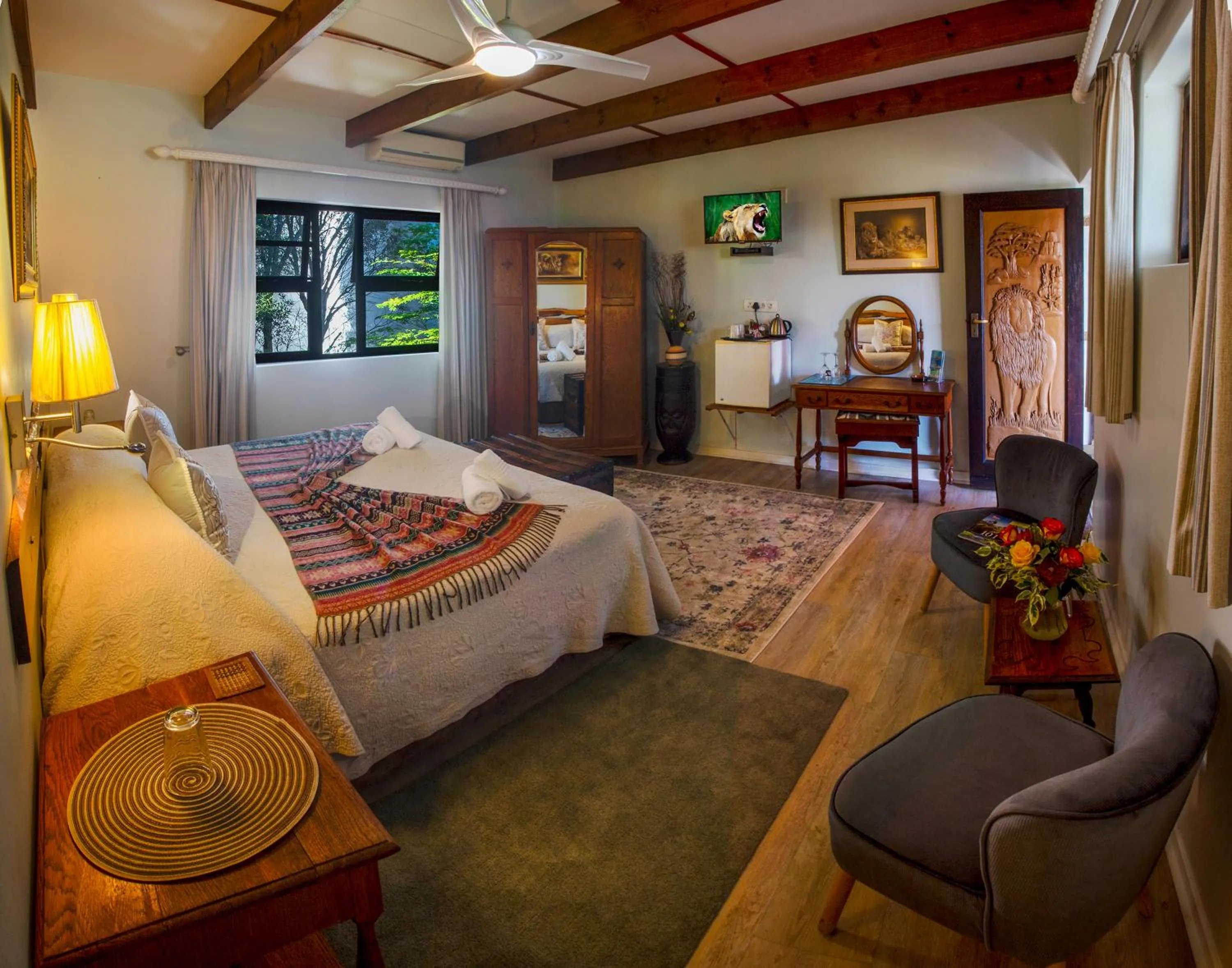 Bed in Dungbeetle River Lodge