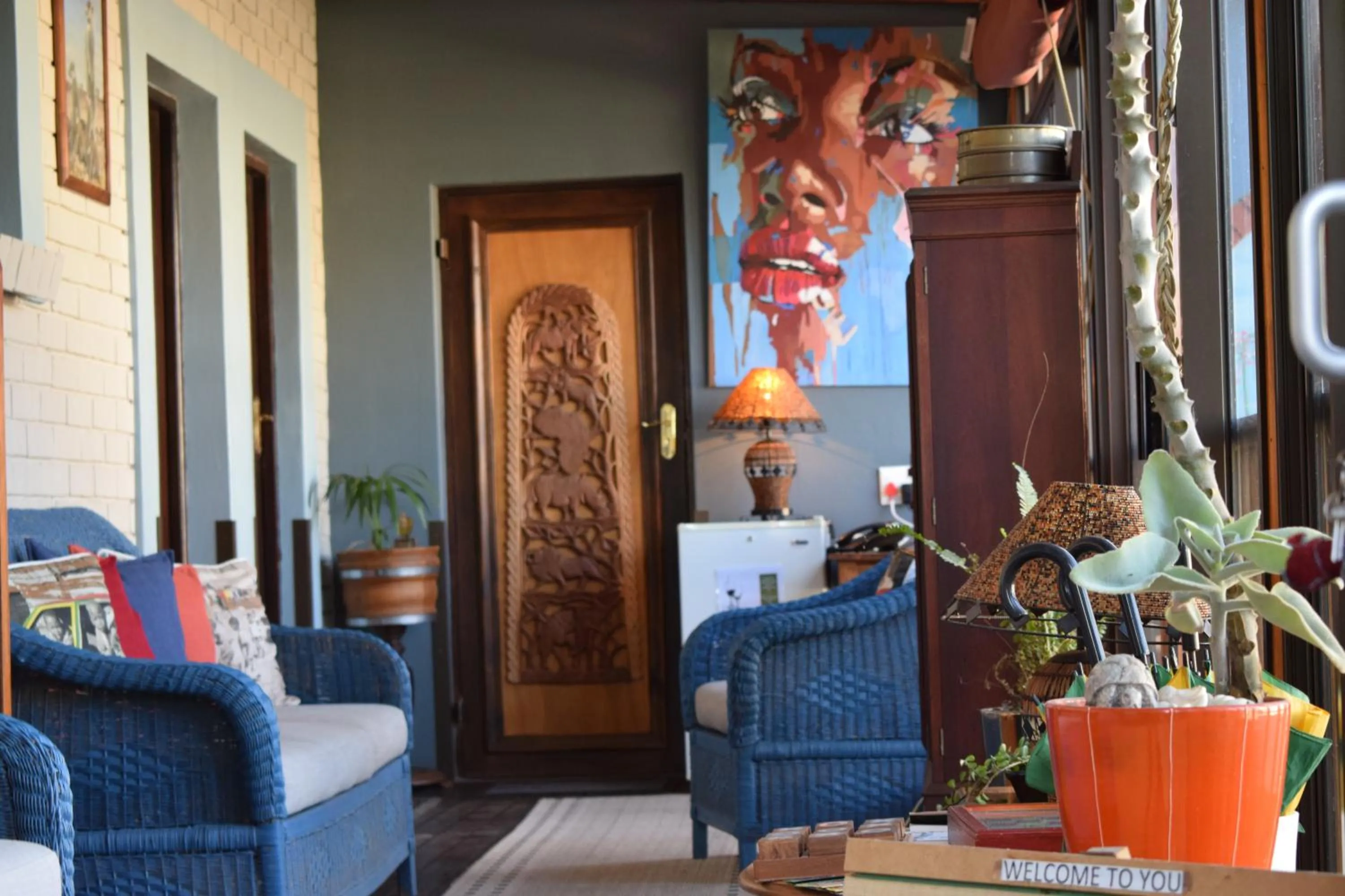Living room in Dungbeetle River Lodge