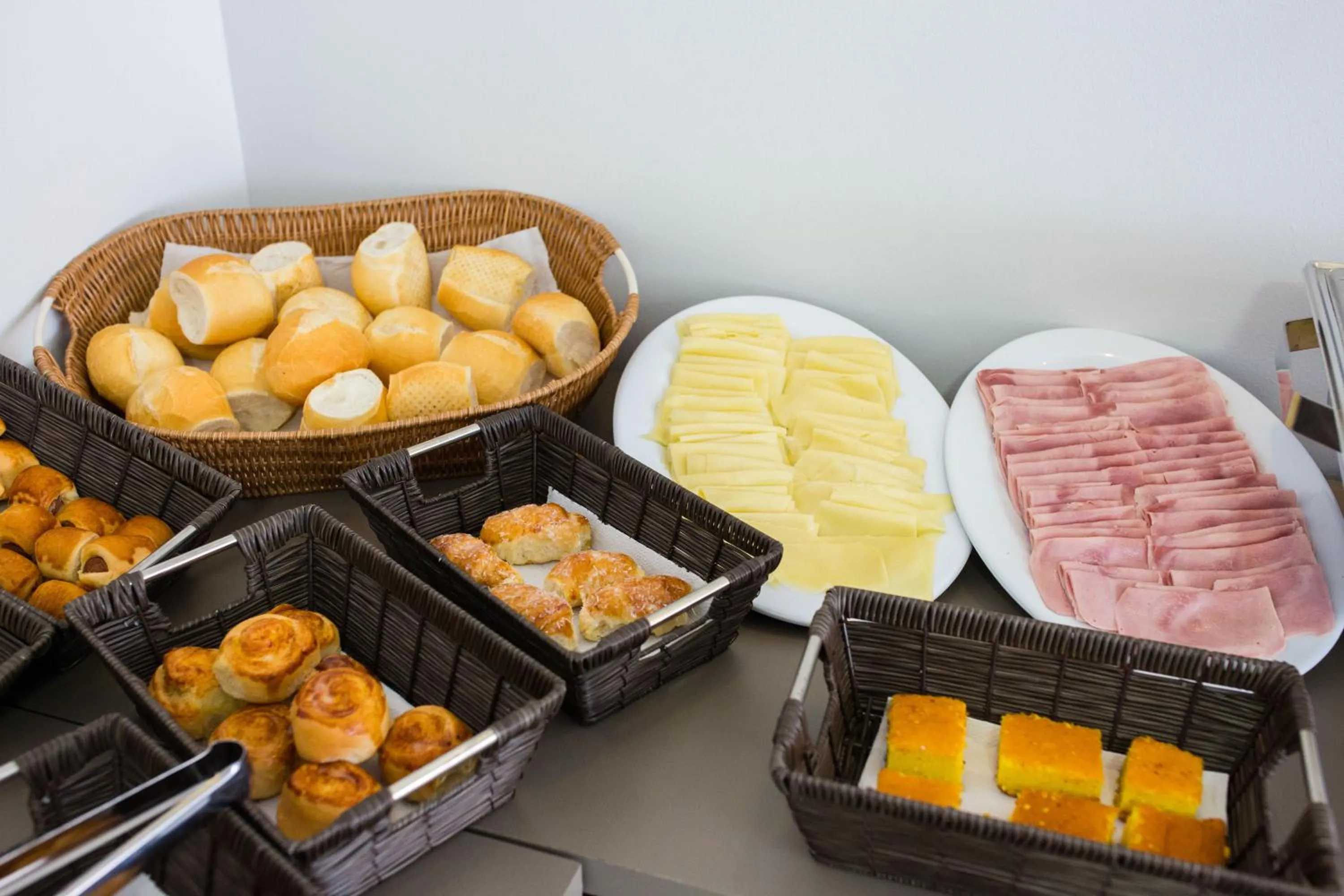 Buffet breakfast in Serra Madre Hotel