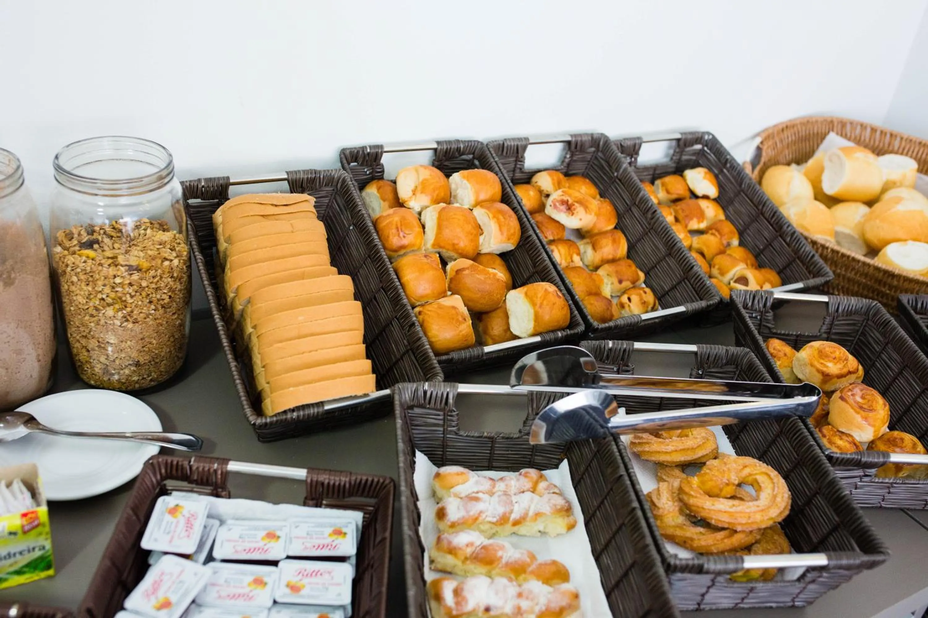 Buffet breakfast in Serra Madre Hotel