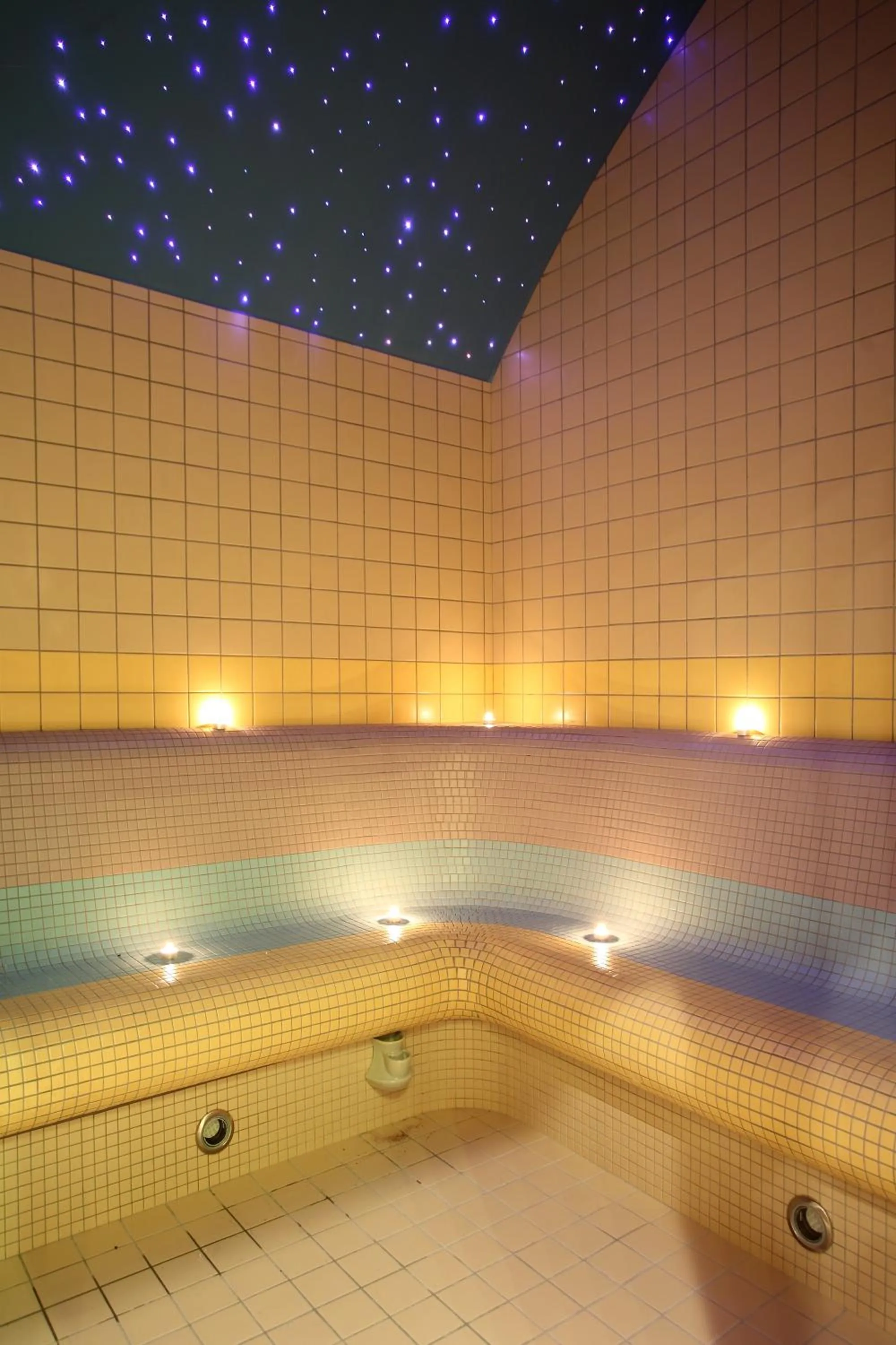 Steam room in Euphoria Club Hotel