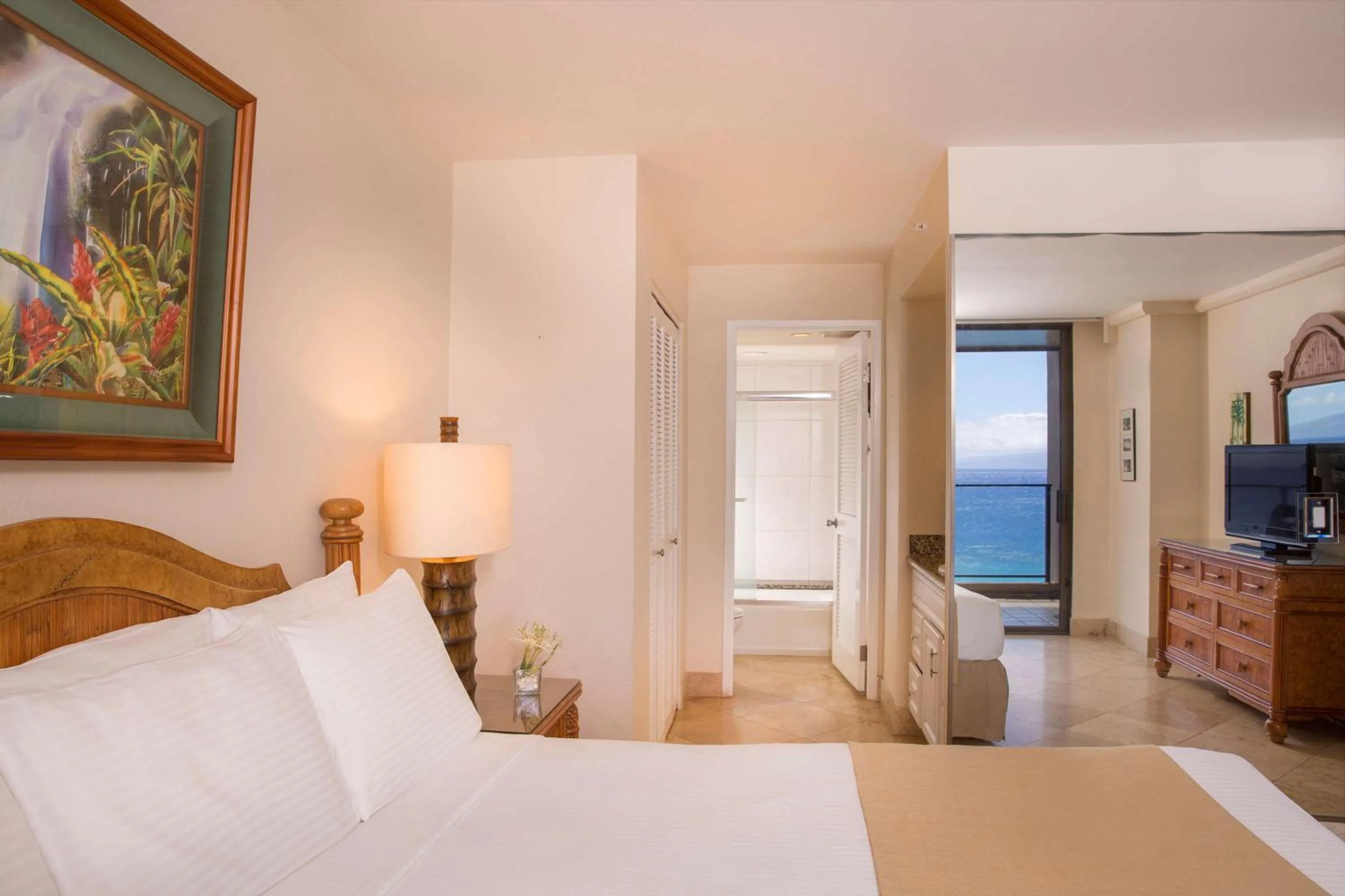 Bed in Aston Mahana at Kaanapali