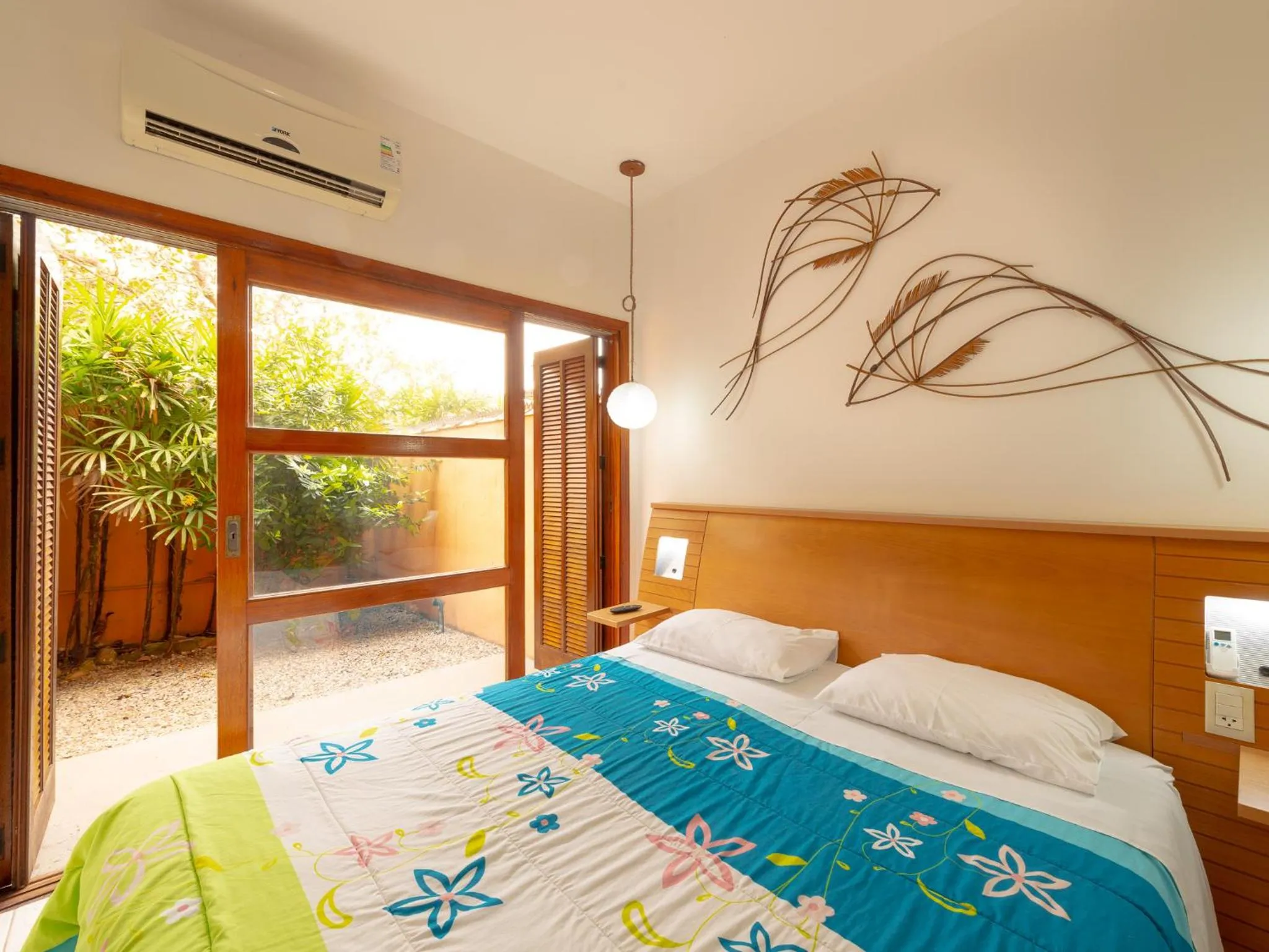 Photo of the whole room, Bed in Pousada Pé Na Areia