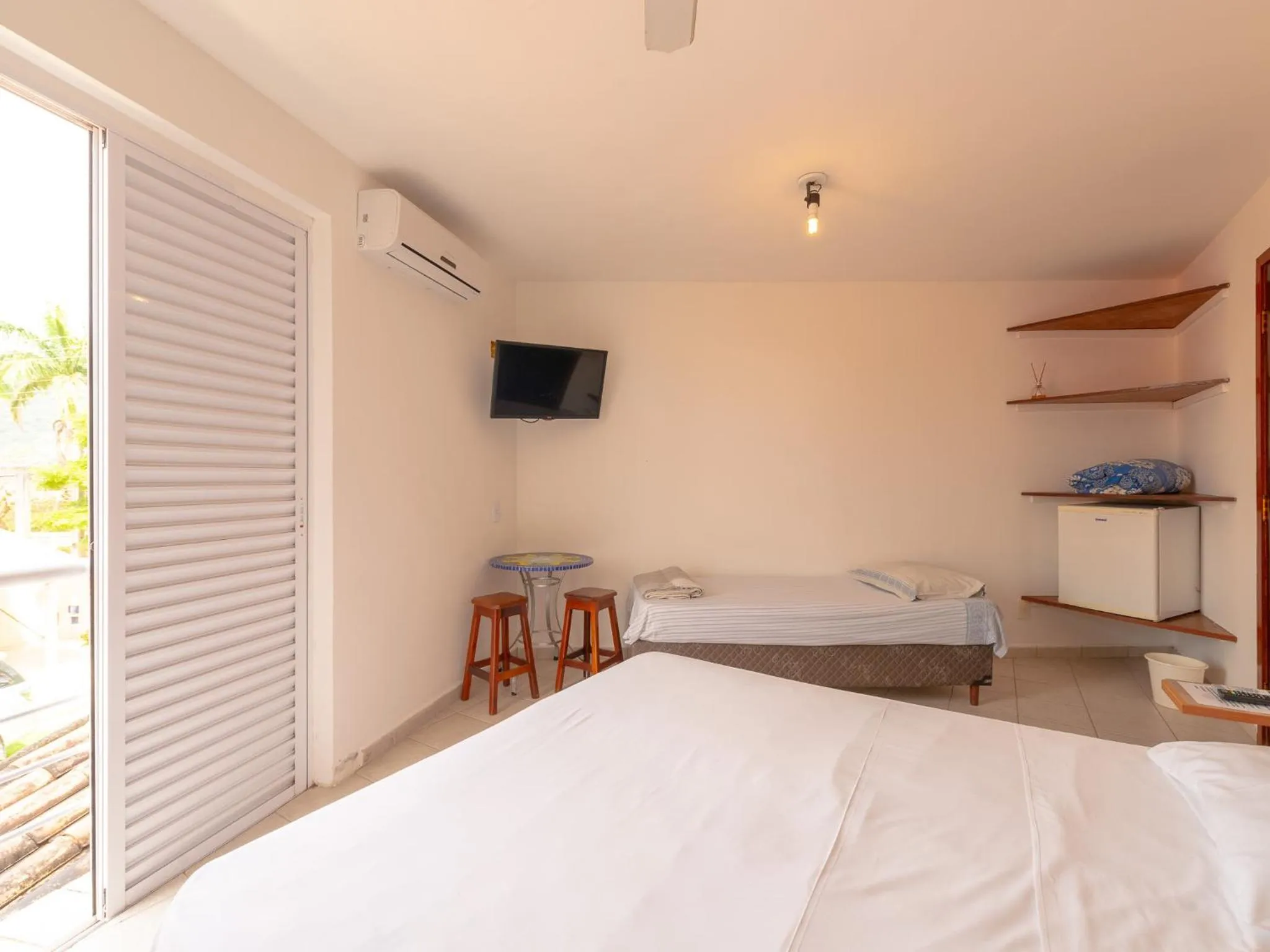 Photo of the whole room, Bed in Pousada Pé Na Areia