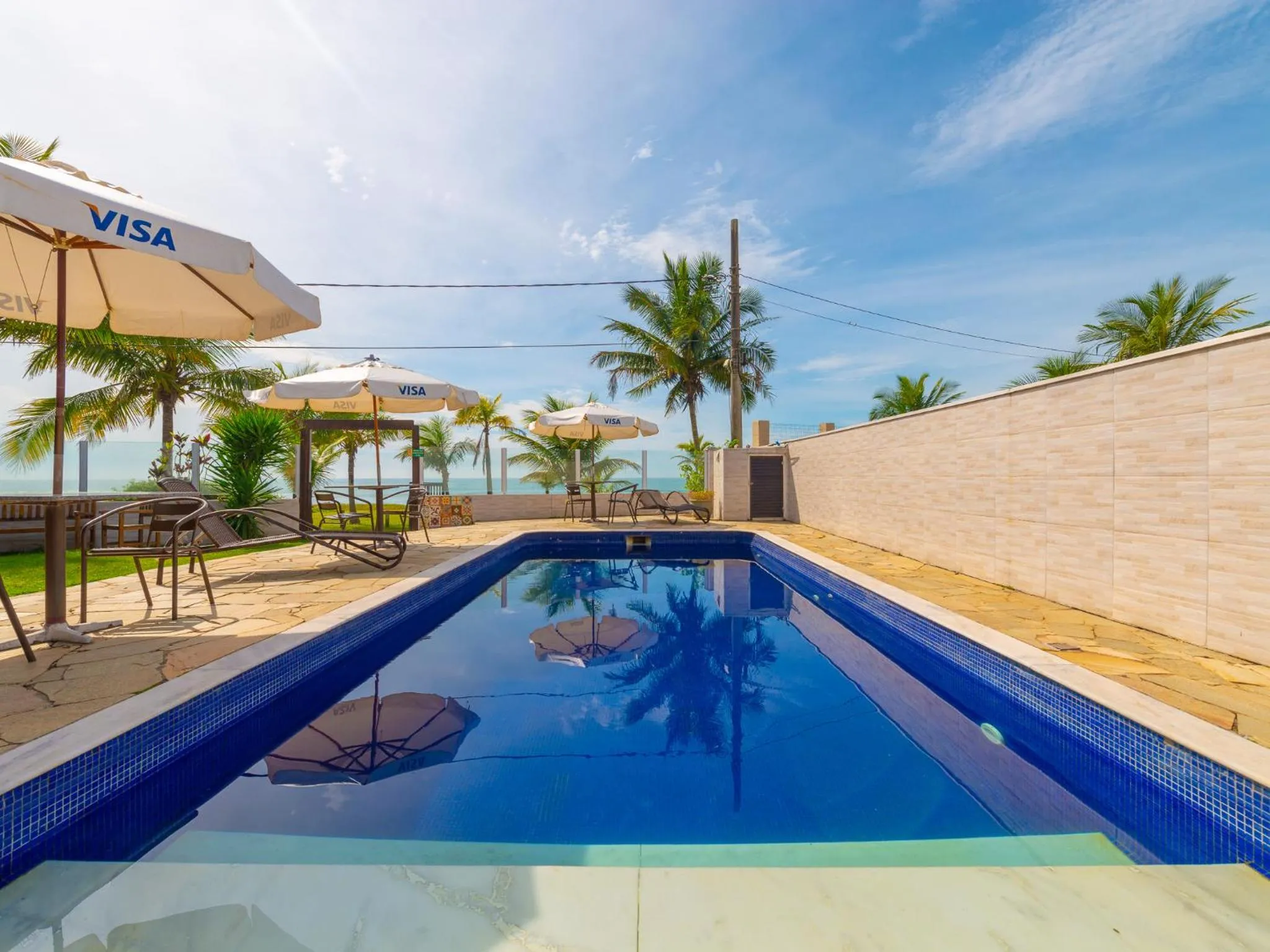 Swimming pool in Pousada Pé Na Areia