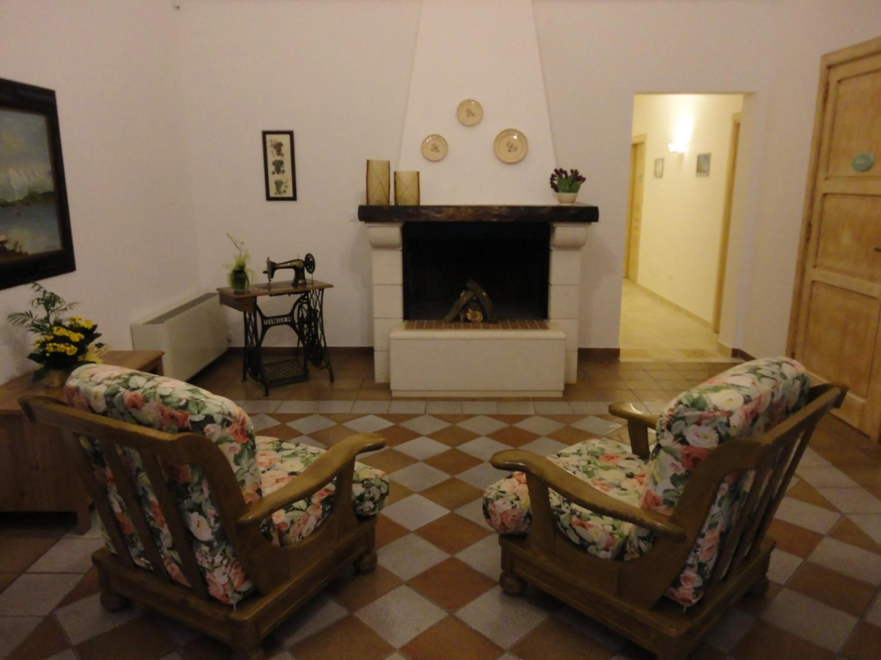 Communal lounge/ TV room in Masseria Santa Teresa