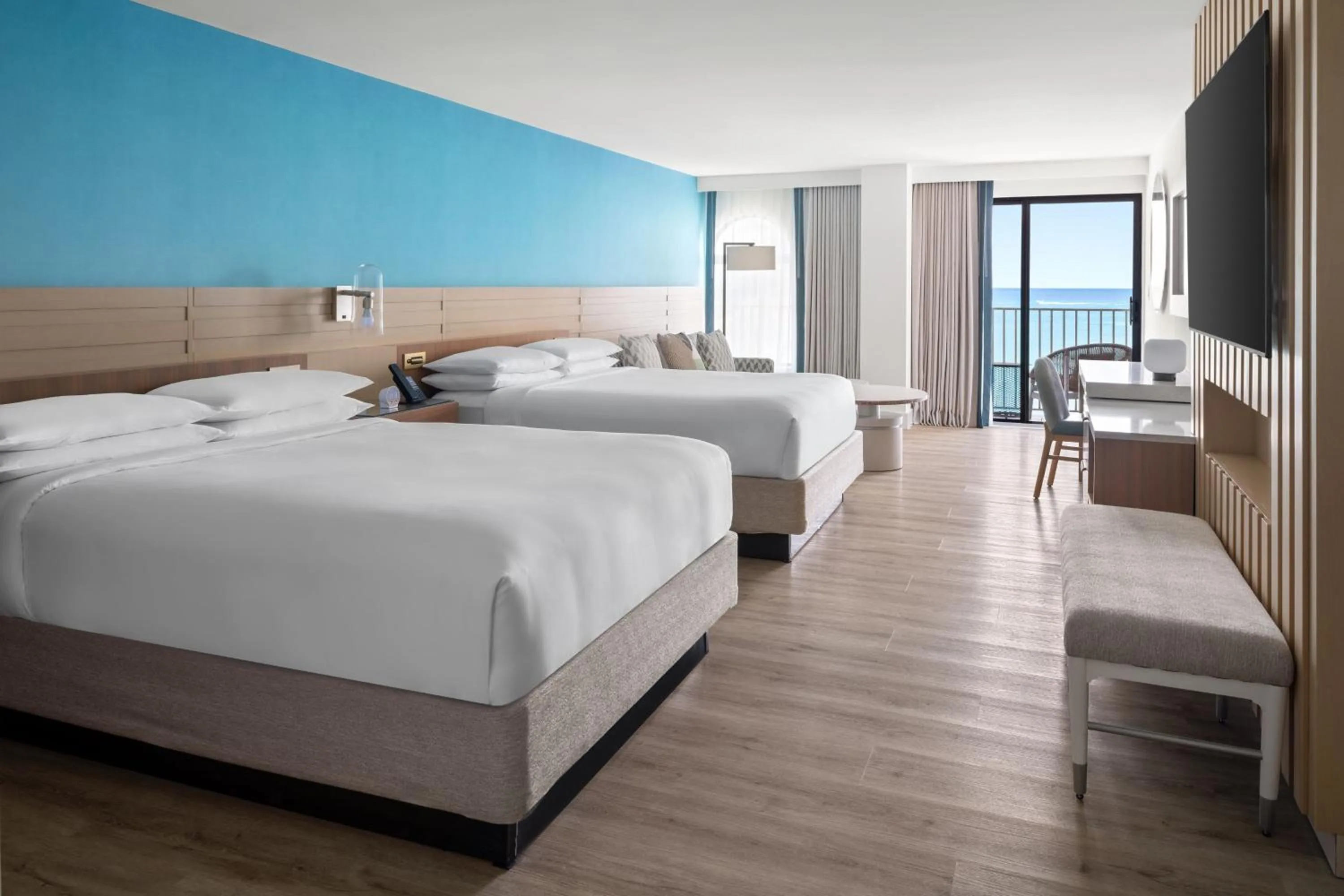 Photo of the whole room, Bed in Grand Cayman Marriott Resort