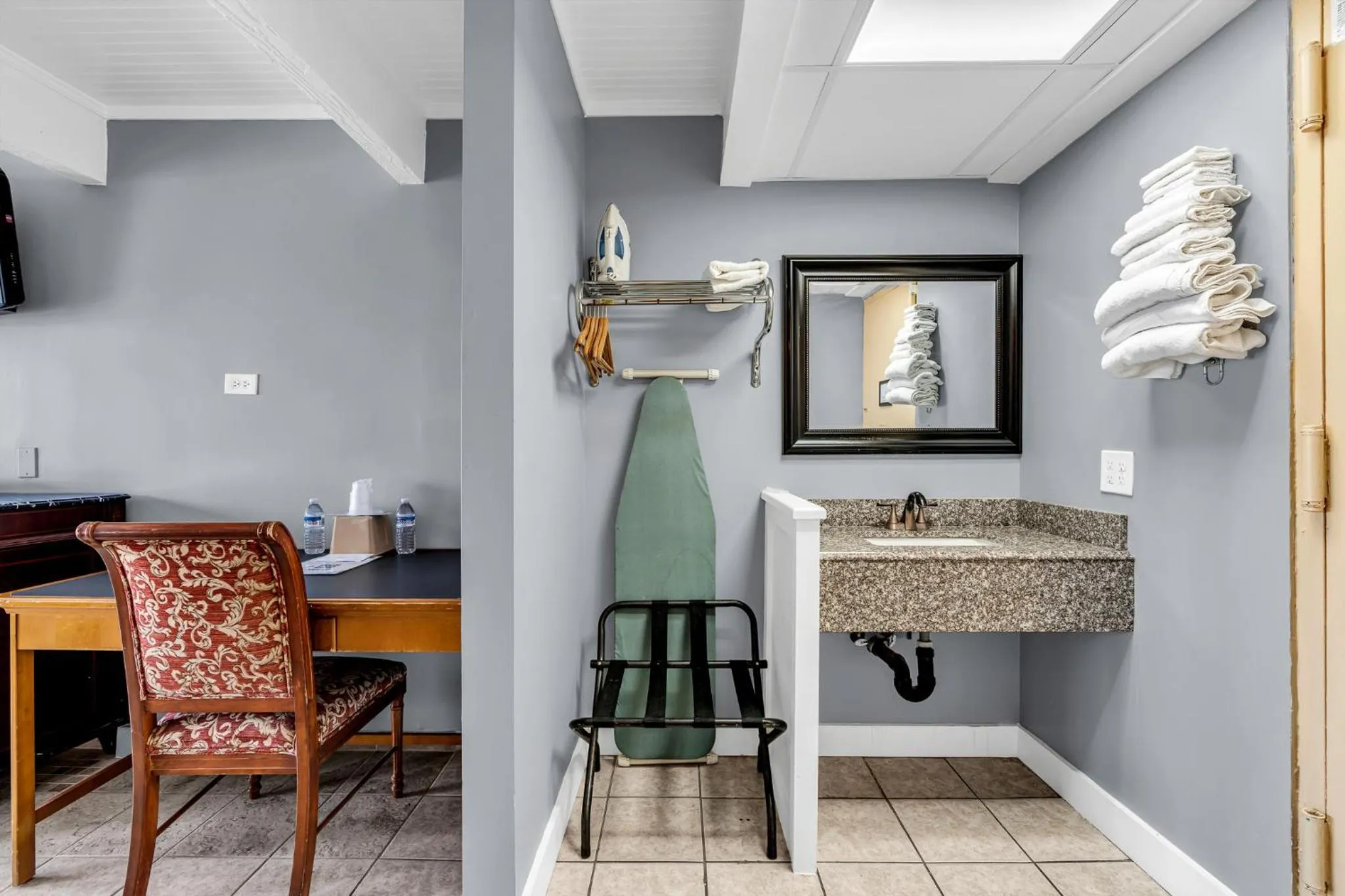 Living room in Aztec Ocean Resort