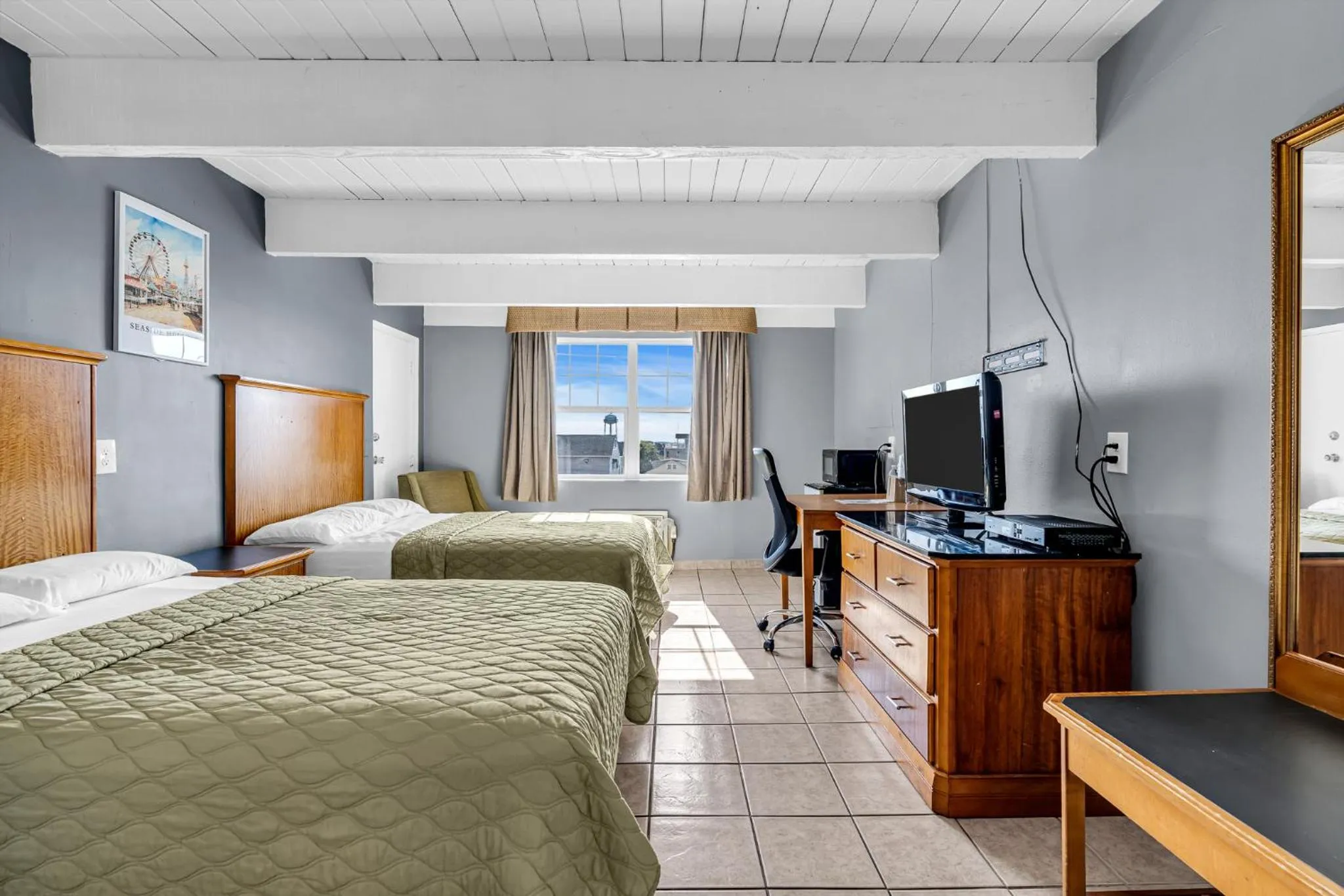 Bedroom, Bed in Aztec Ocean Resort