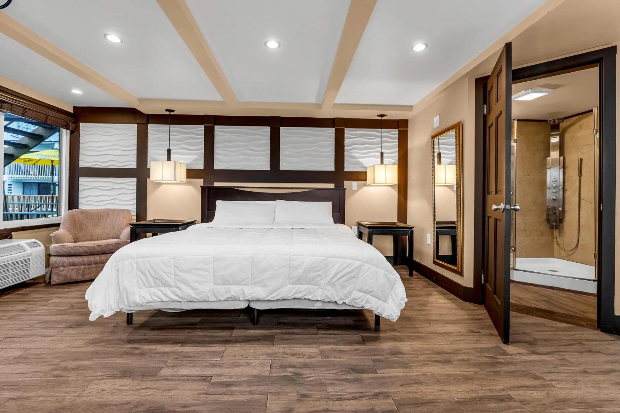 Bedroom, Bed in Aztec Ocean Resort