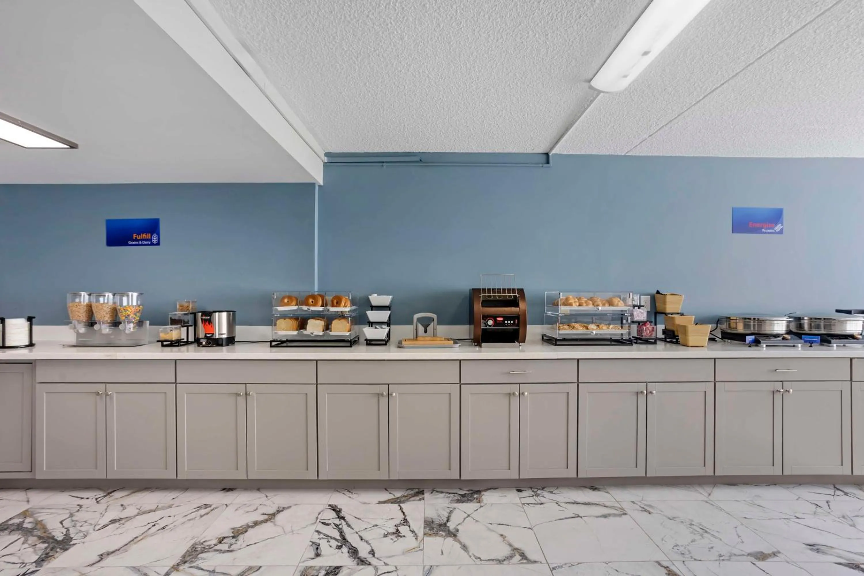 Breakfast in Best Western Rutgers University Hotel