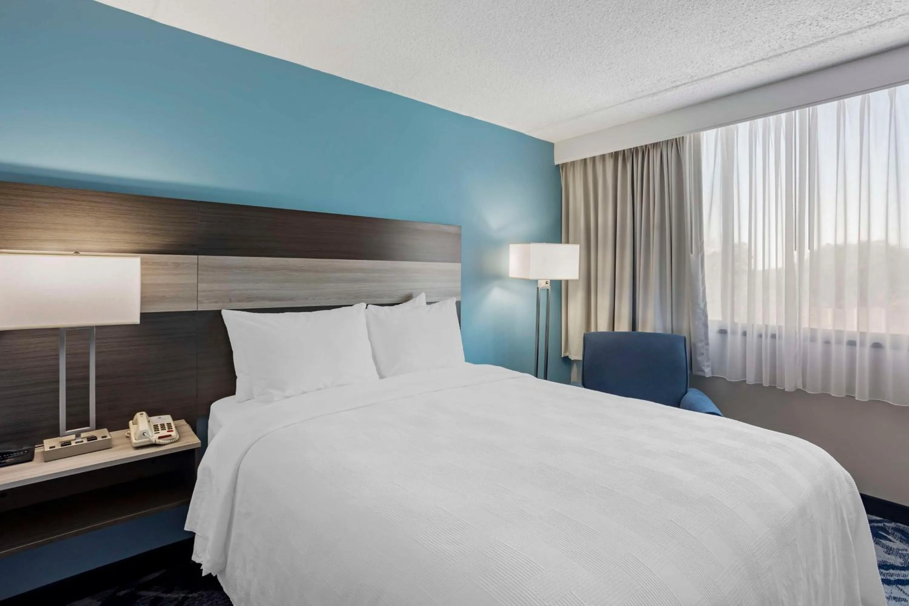 Bedroom, Bed in Best Western Rutgers University Hotel