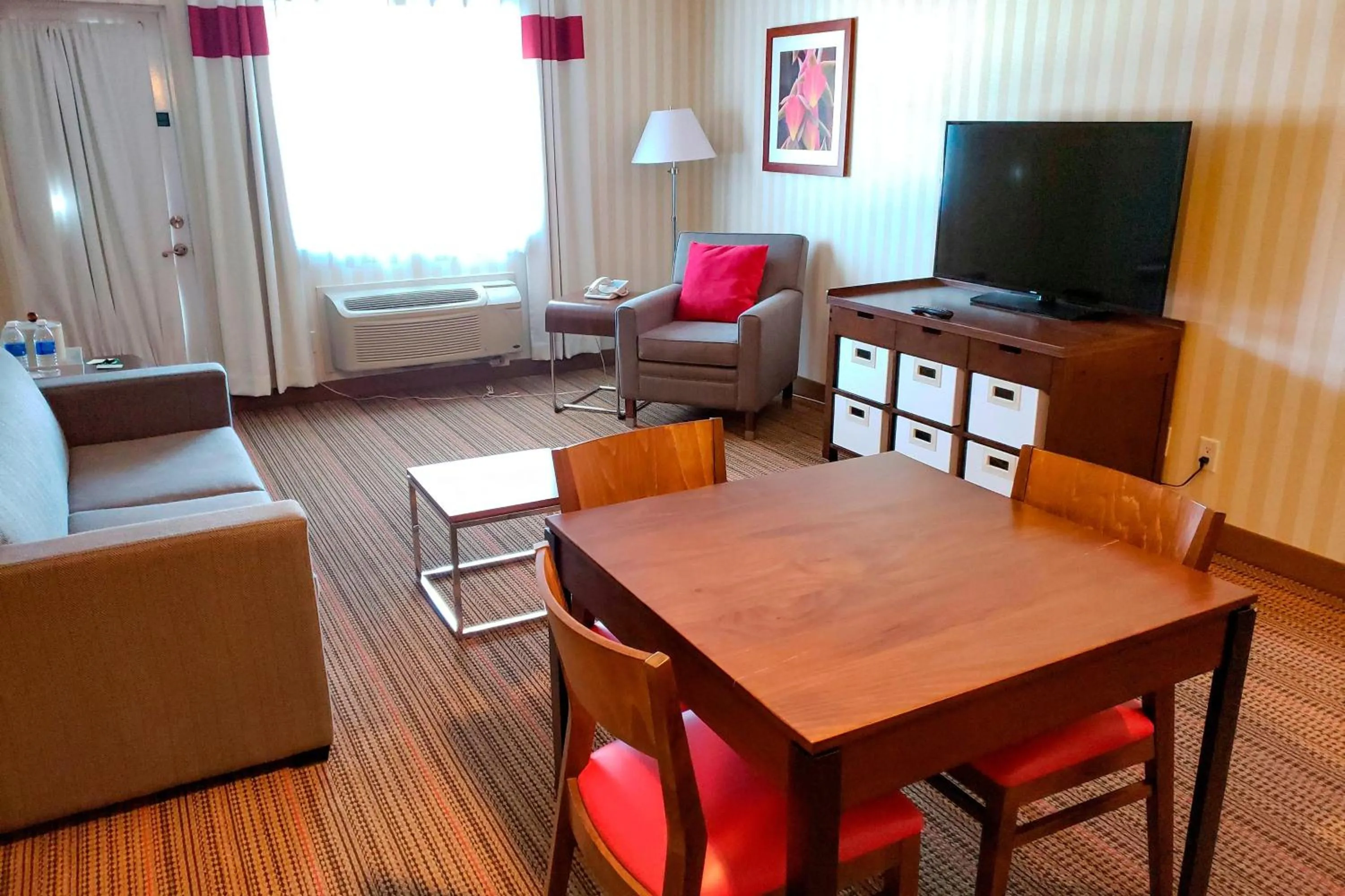 Bedroom in Four Points by Sheraton Prince George