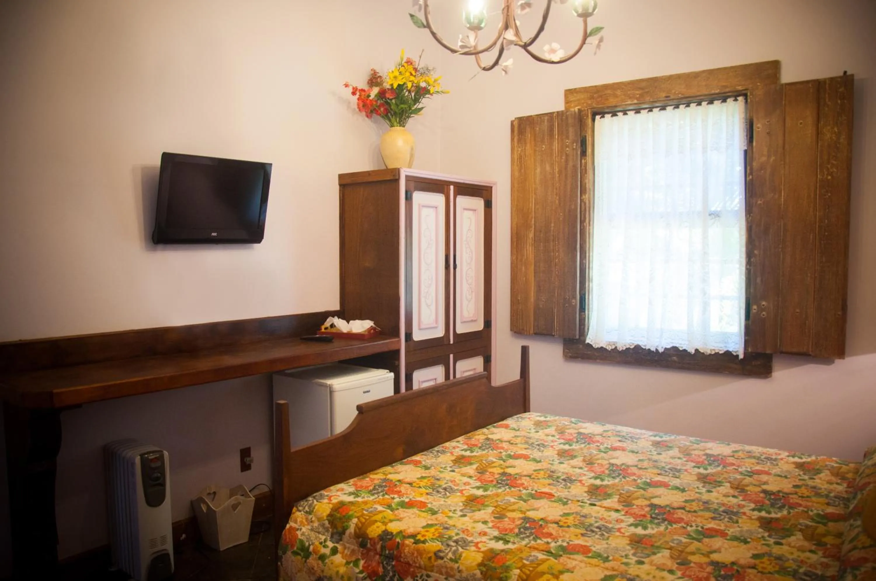 TV and multimedia, Bed in Pousada Xica da Silva