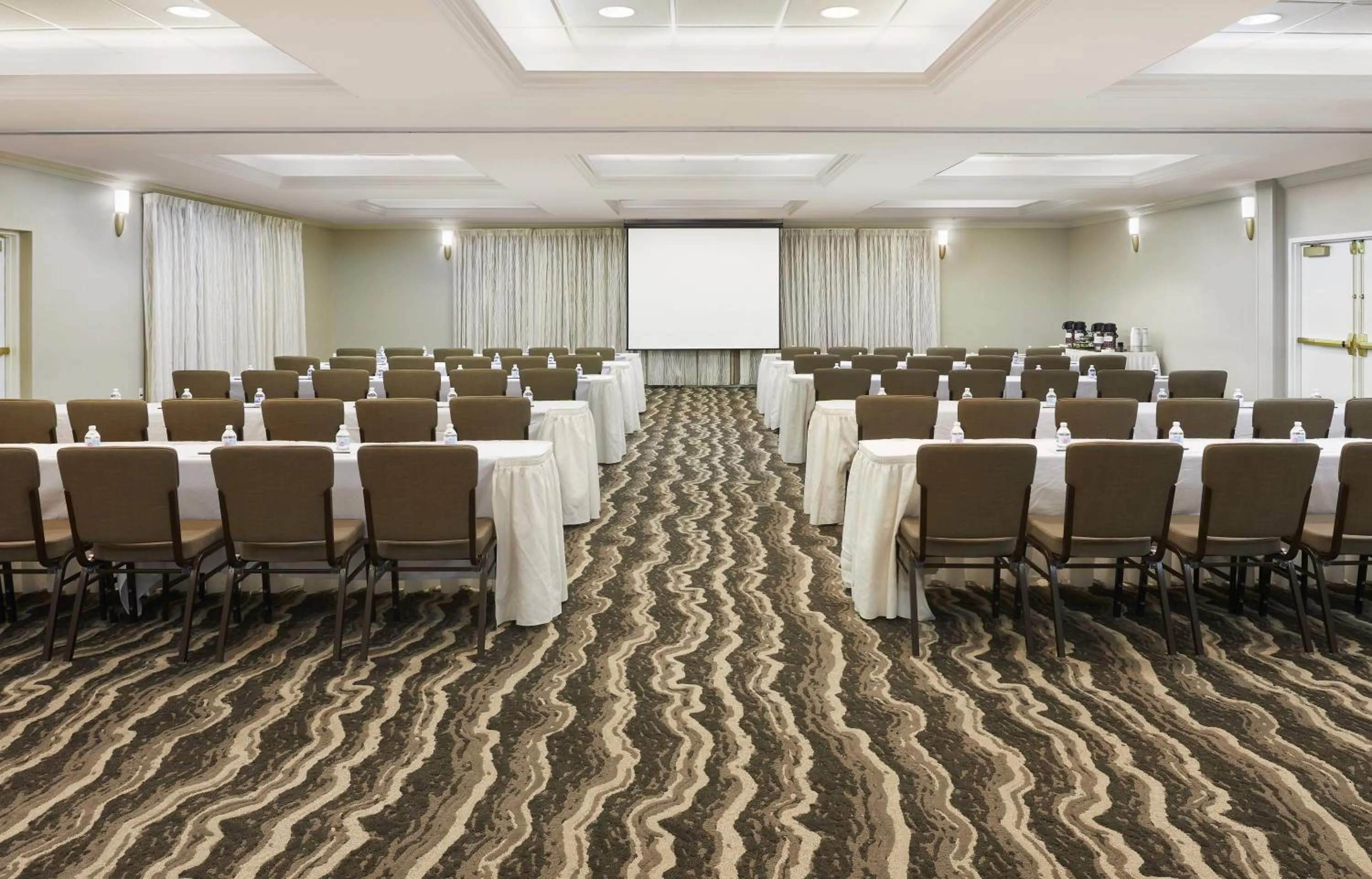Meeting/conference room in Staybridge Suites Orlando South by IHG