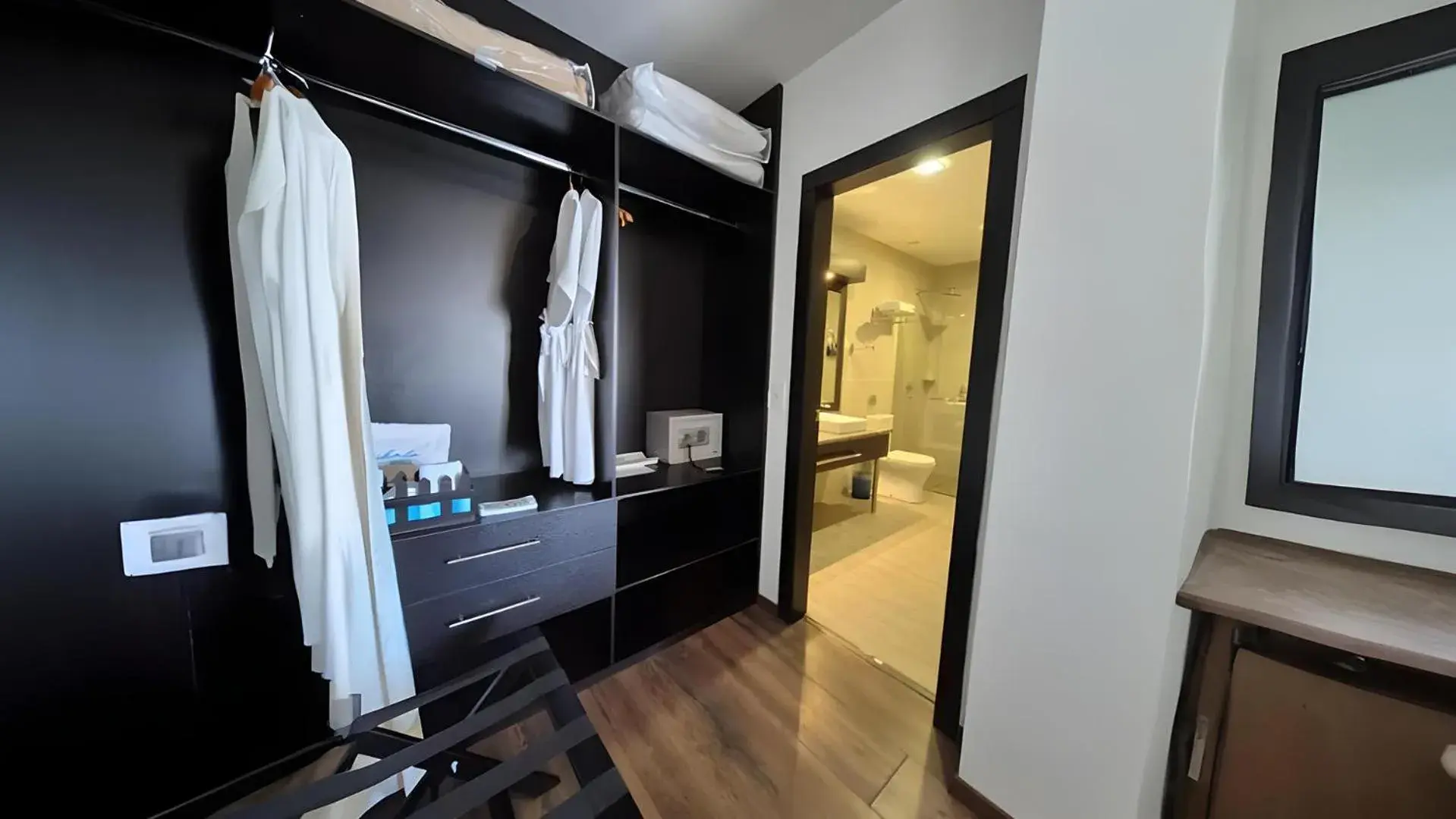 Deluxe Double Room with Balcony in Ikala Galapagos Hotel Deluxe Double Room with Balcony in Ikala Galapagos Hotel