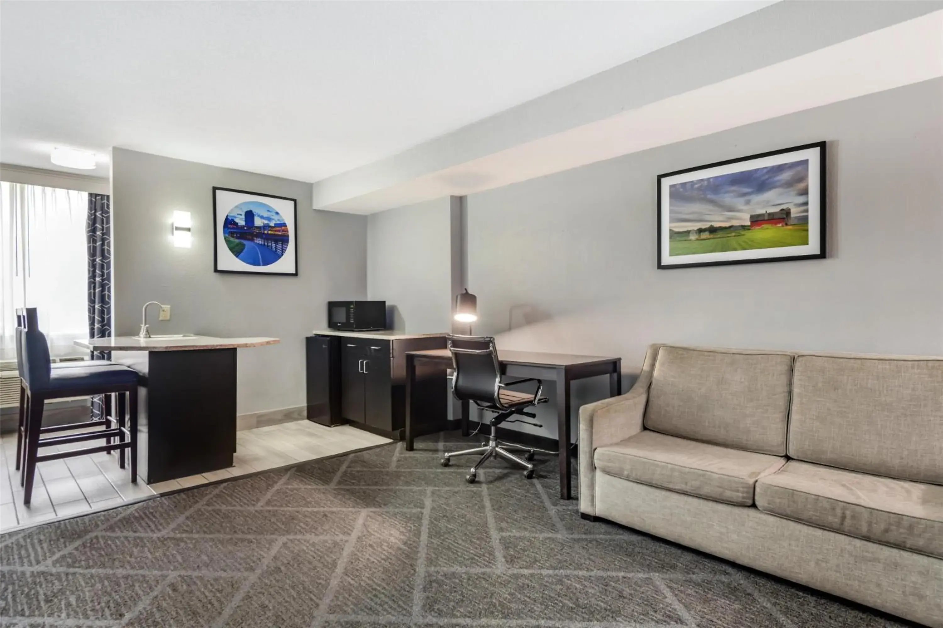 Photo of the whole room in Best Western Rochester Hotel Mayo Clinic Area/ St. Mary's Photo of the whole room in Best Western Rochester Hotel Mayo Clinic Area/ St. Mary's