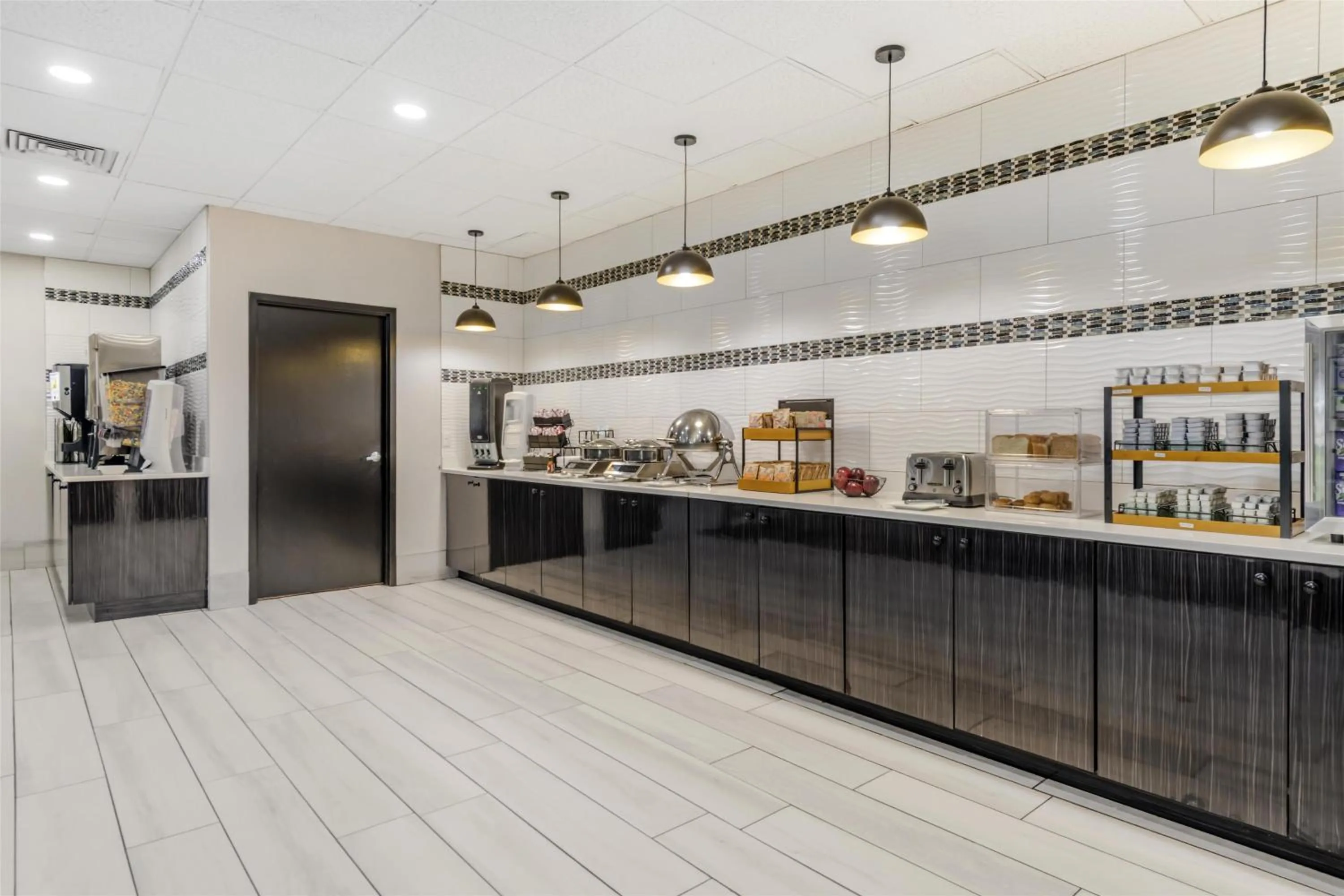 Breakfast in Best Western Rochester Hotel Mayo Clinic Area/ St. Mary's