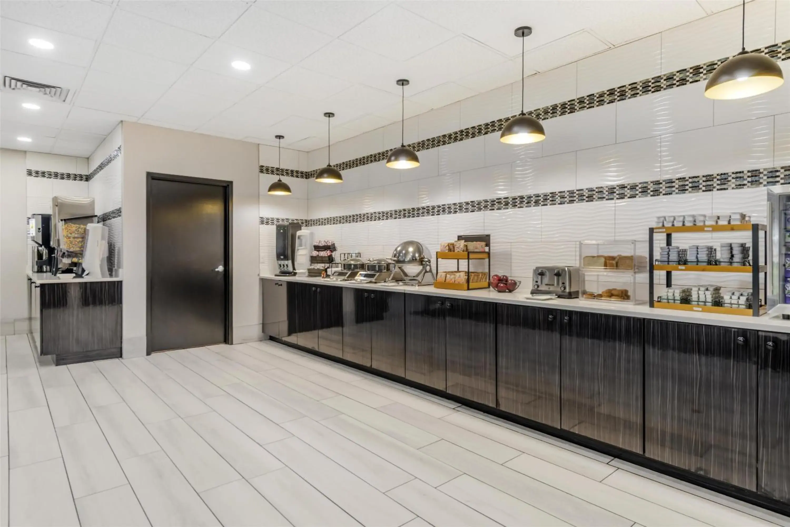 Breakfast in Best Western Rochester Hotel Mayo Clinic Area/ St. Mary's Breakfast in Best Western Rochester Hotel Mayo Clinic Area/ St. Mary's