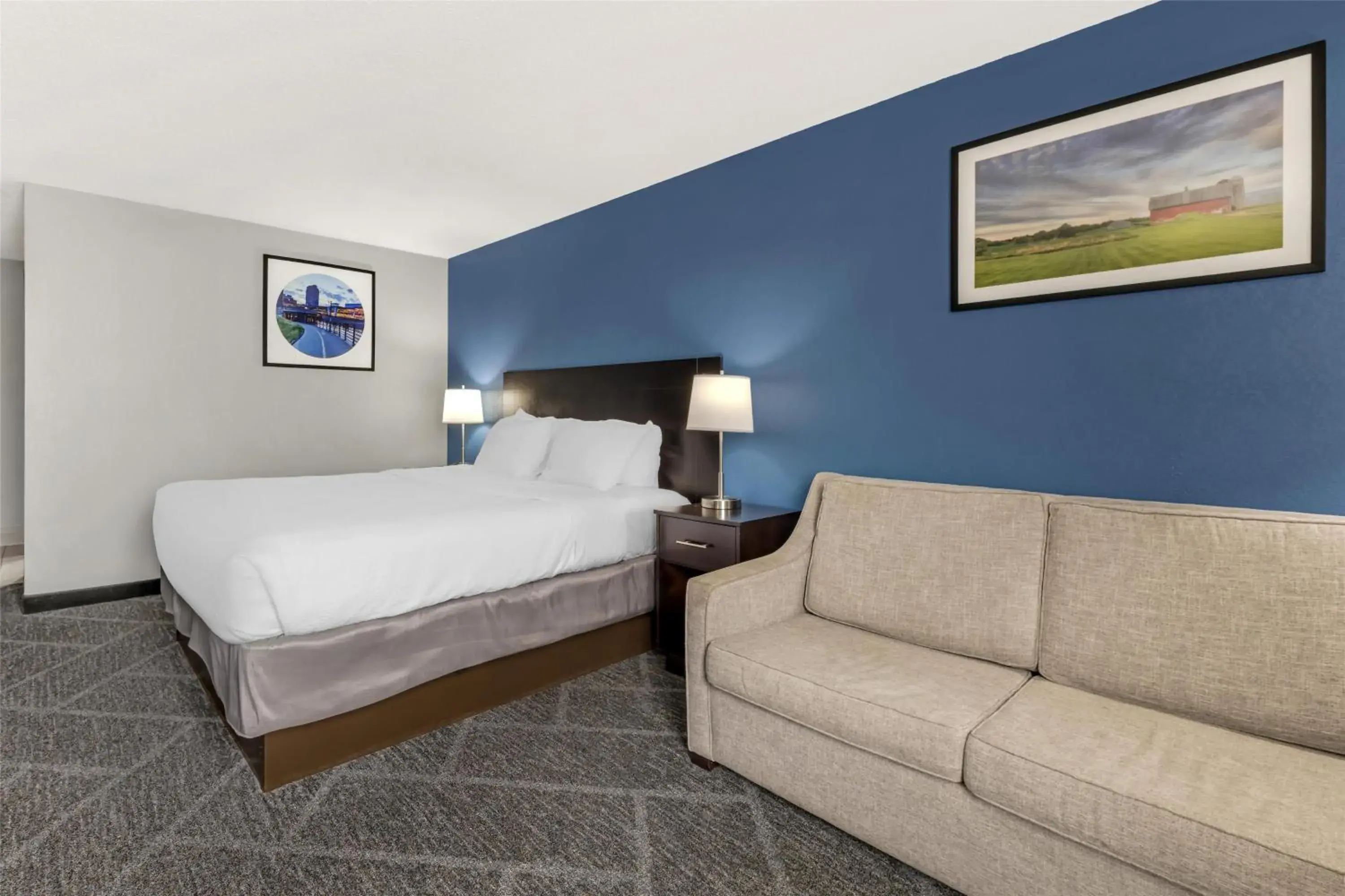 King Room with Single Sofa Bed in Best Western Rochester Hotel Mayo Clinic Area/ St. Mary's King Room with Single Sofa Bed in Best Western Rochester Hotel Mayo Clinic Area/ St. Mary's