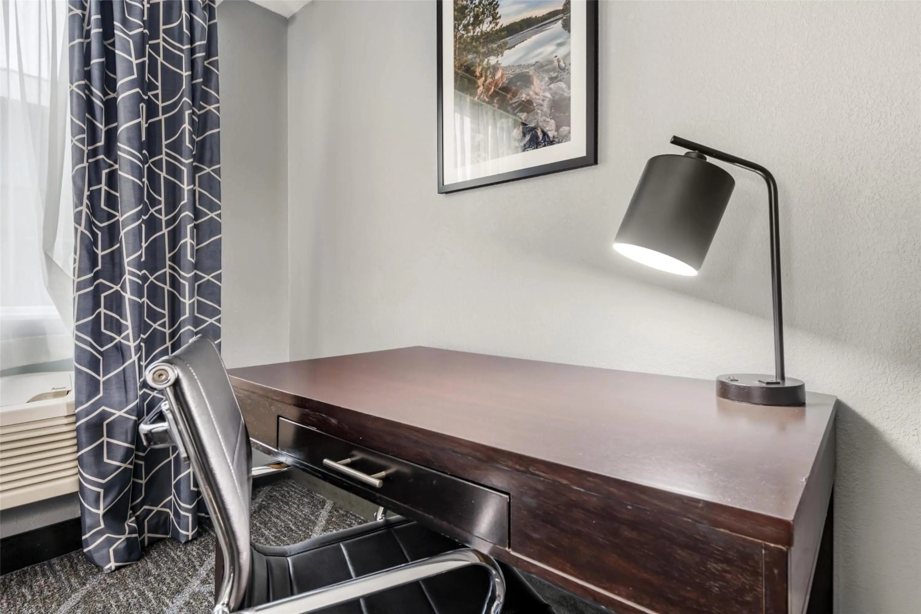 Bedroom in Best Western Rochester Hotel Mayo Clinic Area/ St. Mary's