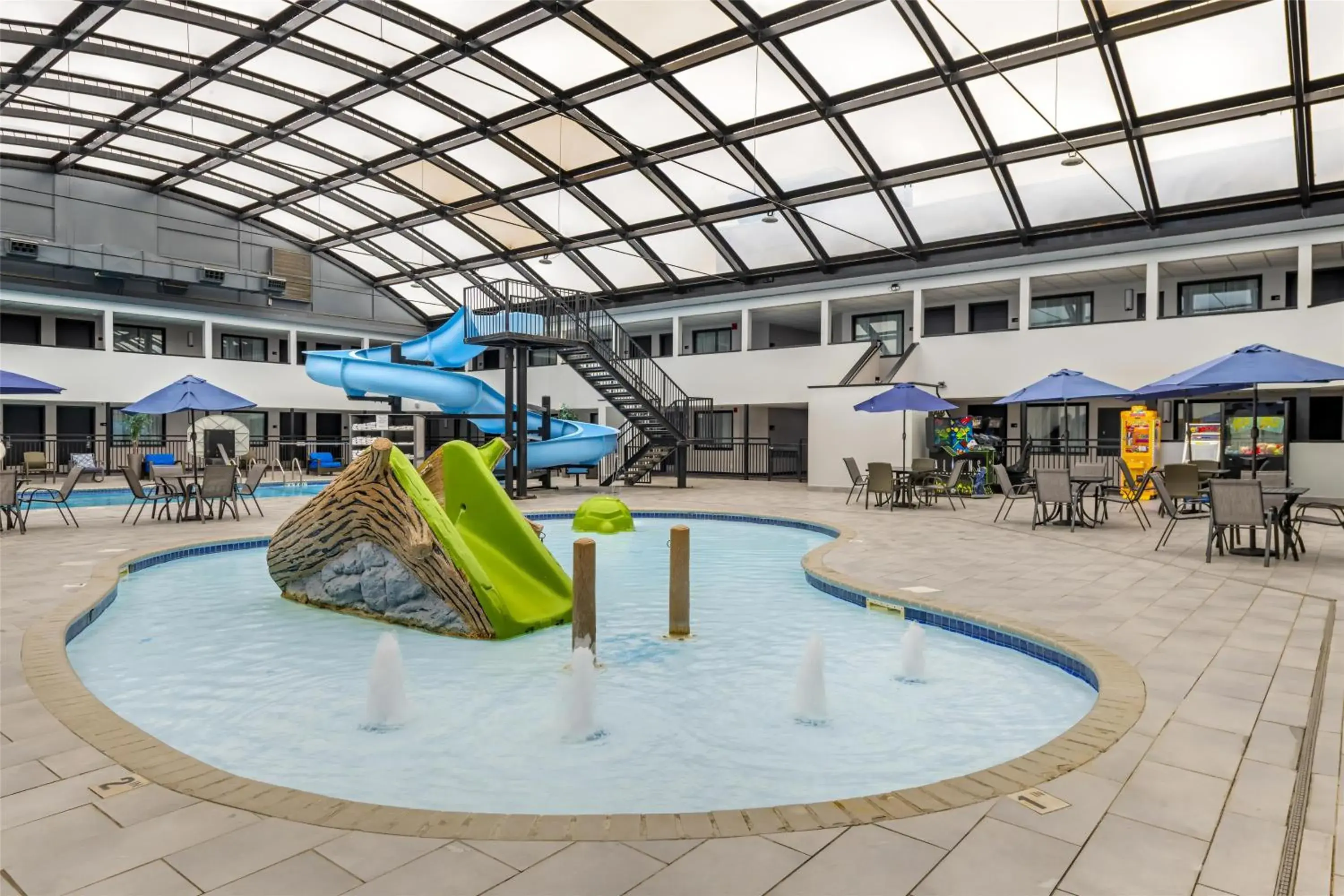 Pool view in Best Western Rochester Hotel Mayo Clinic Area/ St. Mary's Pool view in Best Western Rochester Hotel Mayo Clinic Area/ St. Mary's