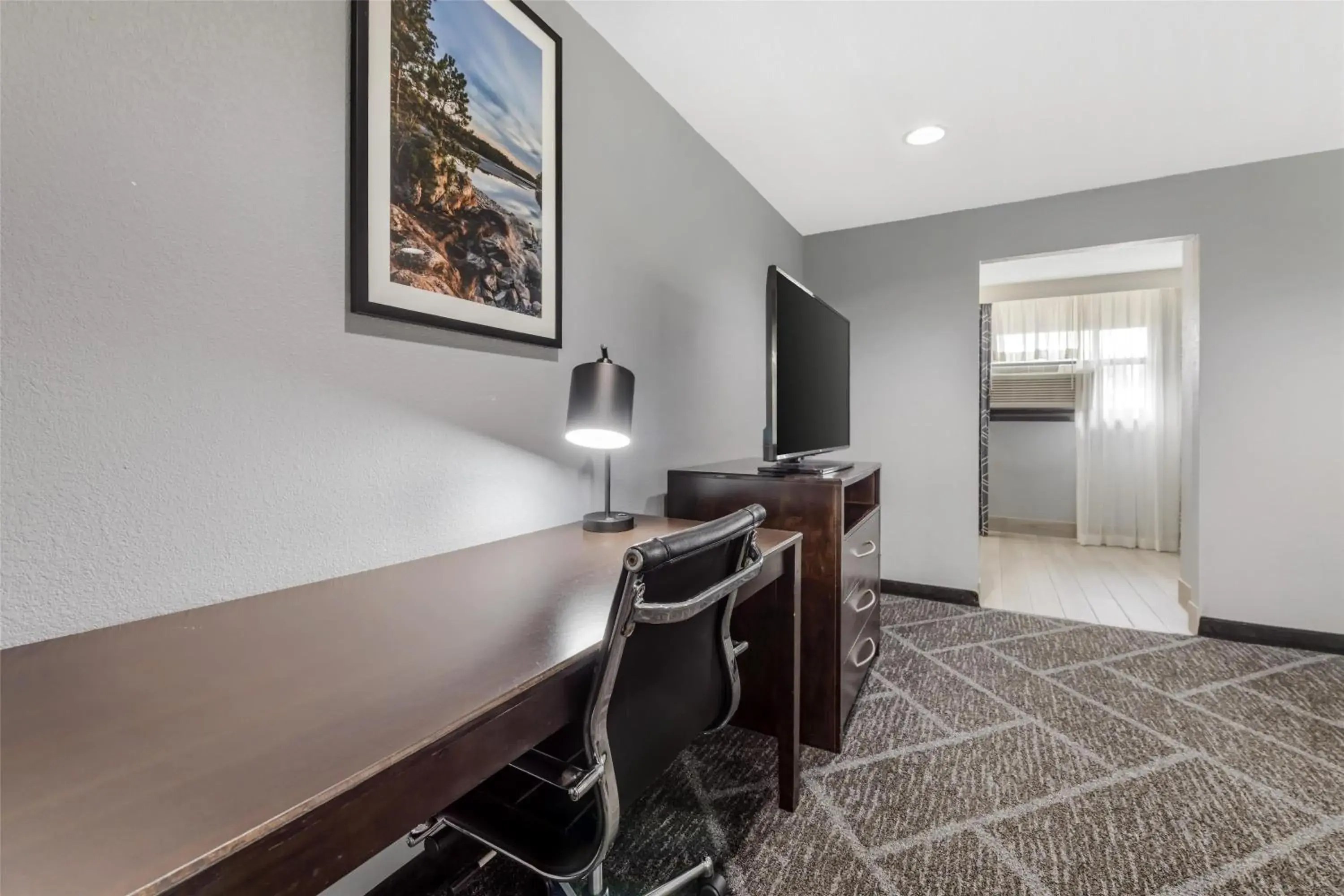 Bedroom in Best Western Rochester Hotel Mayo Clinic Area/ St. Mary's Bedroom in Best Western Rochester Hotel Mayo Clinic Area/ St. Mary's