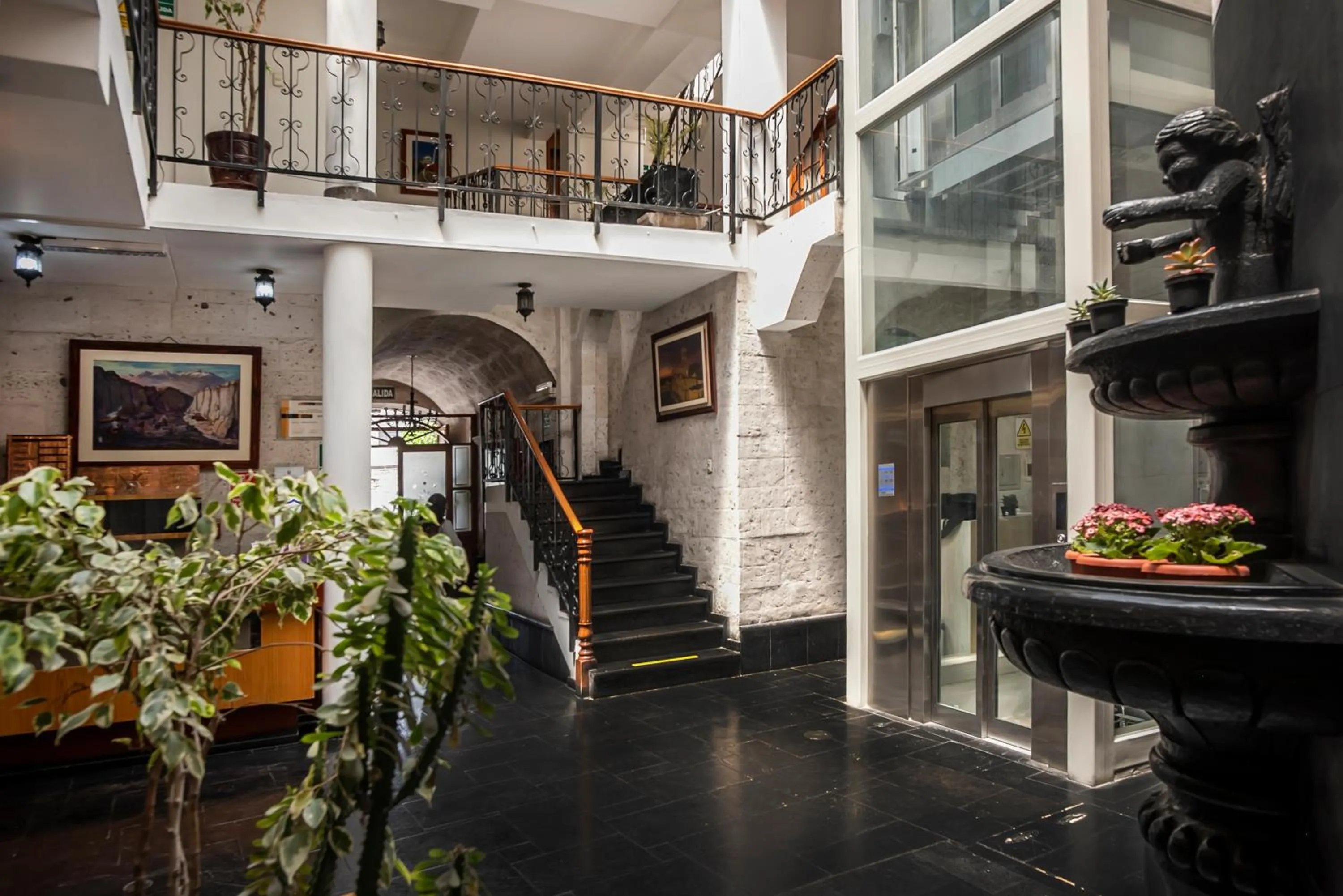 Lobby or reception in Hotel Maison Du Solei