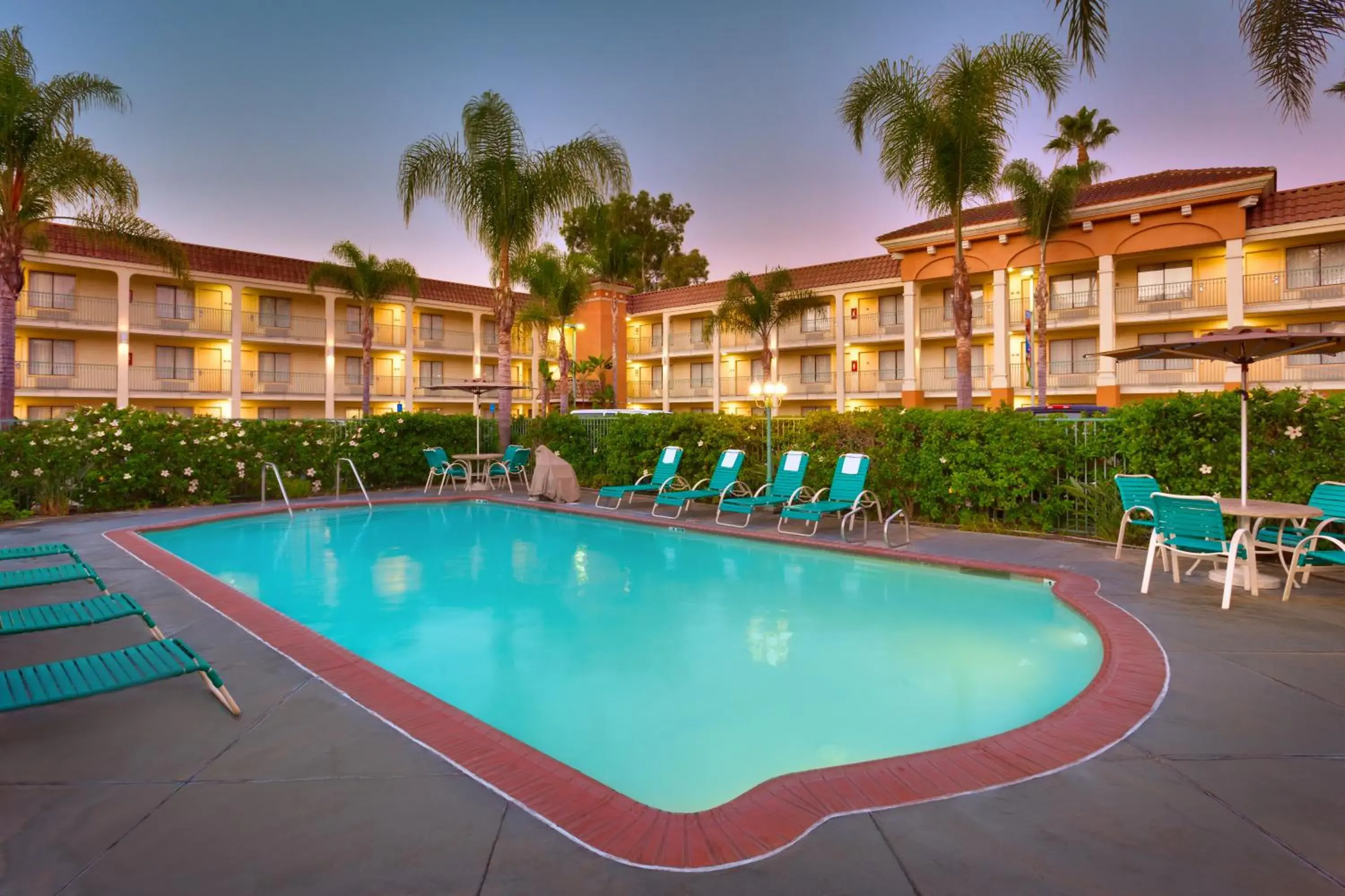 Swimming pool in Cortona Inn and Suites Anaheim Resort Swimming pool in Cortona Inn and Suites Anaheim Resort