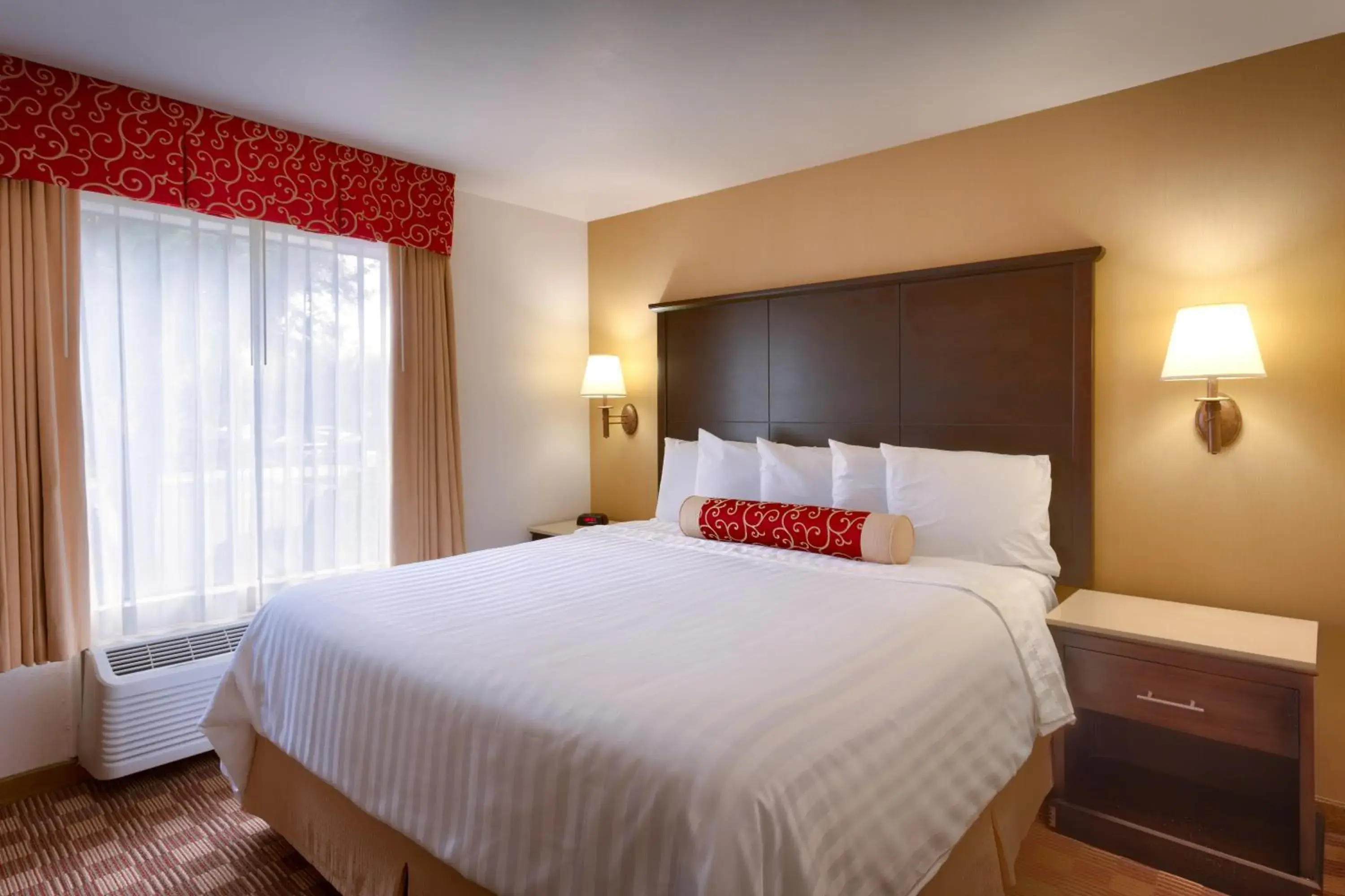 Bed in Cortona Inn and Suites Anaheim Resort Bed in Cortona Inn and Suites Anaheim Resort